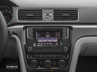 2017 Volkswagen Passat R-Line w/Comfort Pkg