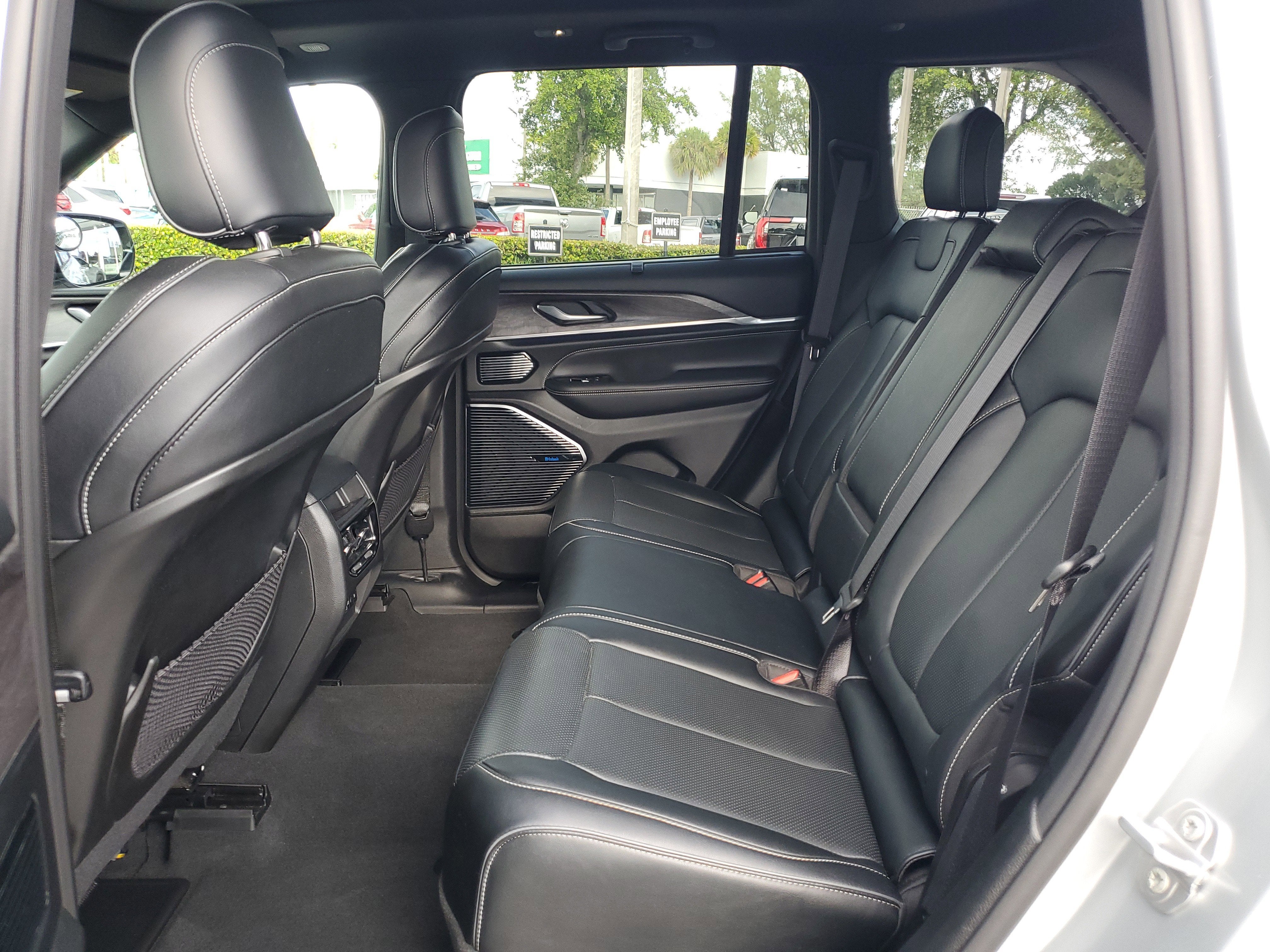 2022 Jeep Grand Cherokee Overland