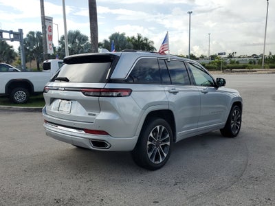 2022 Jeep Grand Cherokee Overland