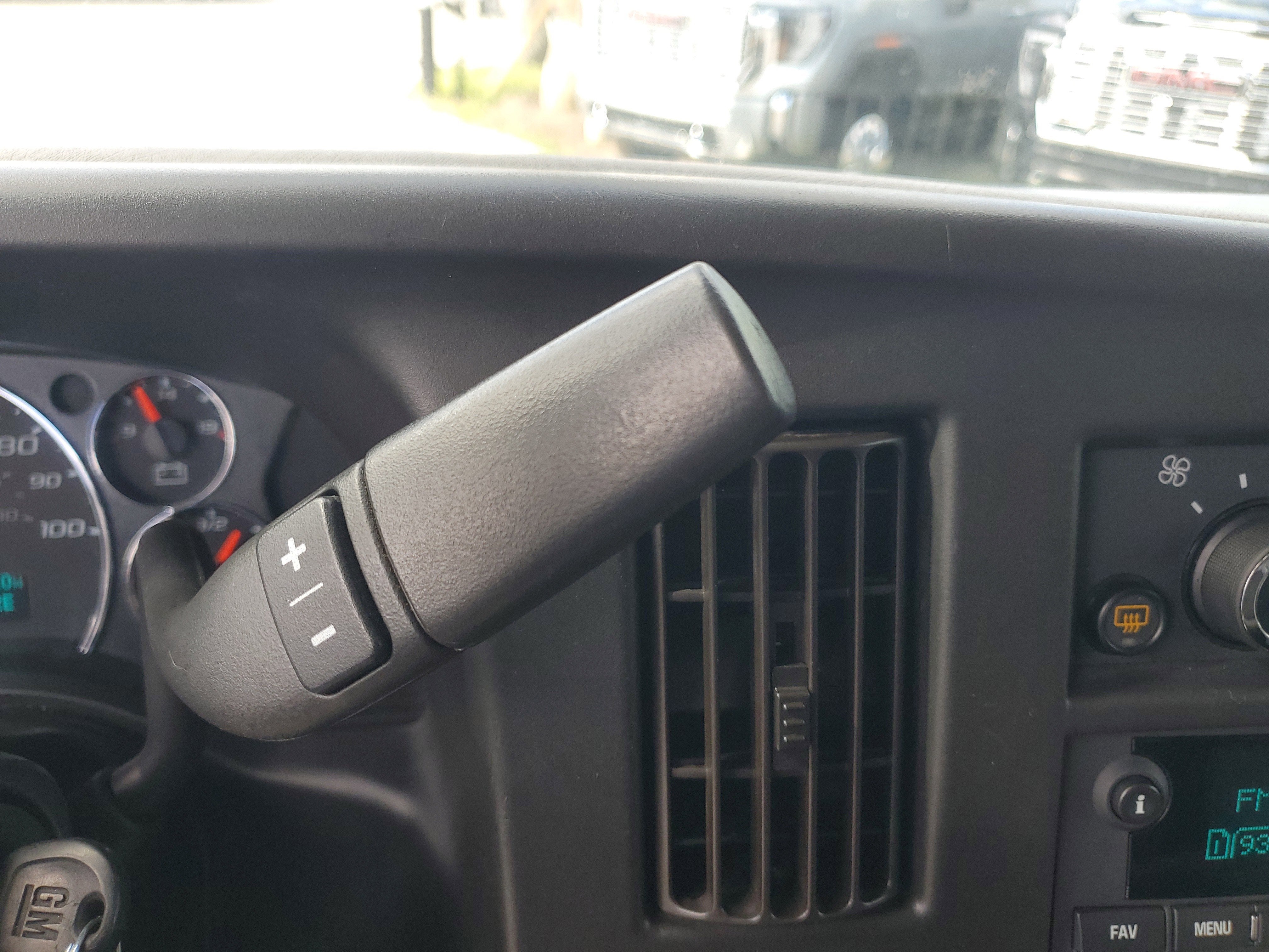 2020 Chevrolet Express Passenger 3500 1LT