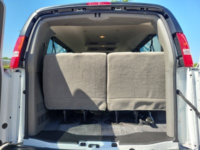 2025 Chevrolet Express Passenger 1LT