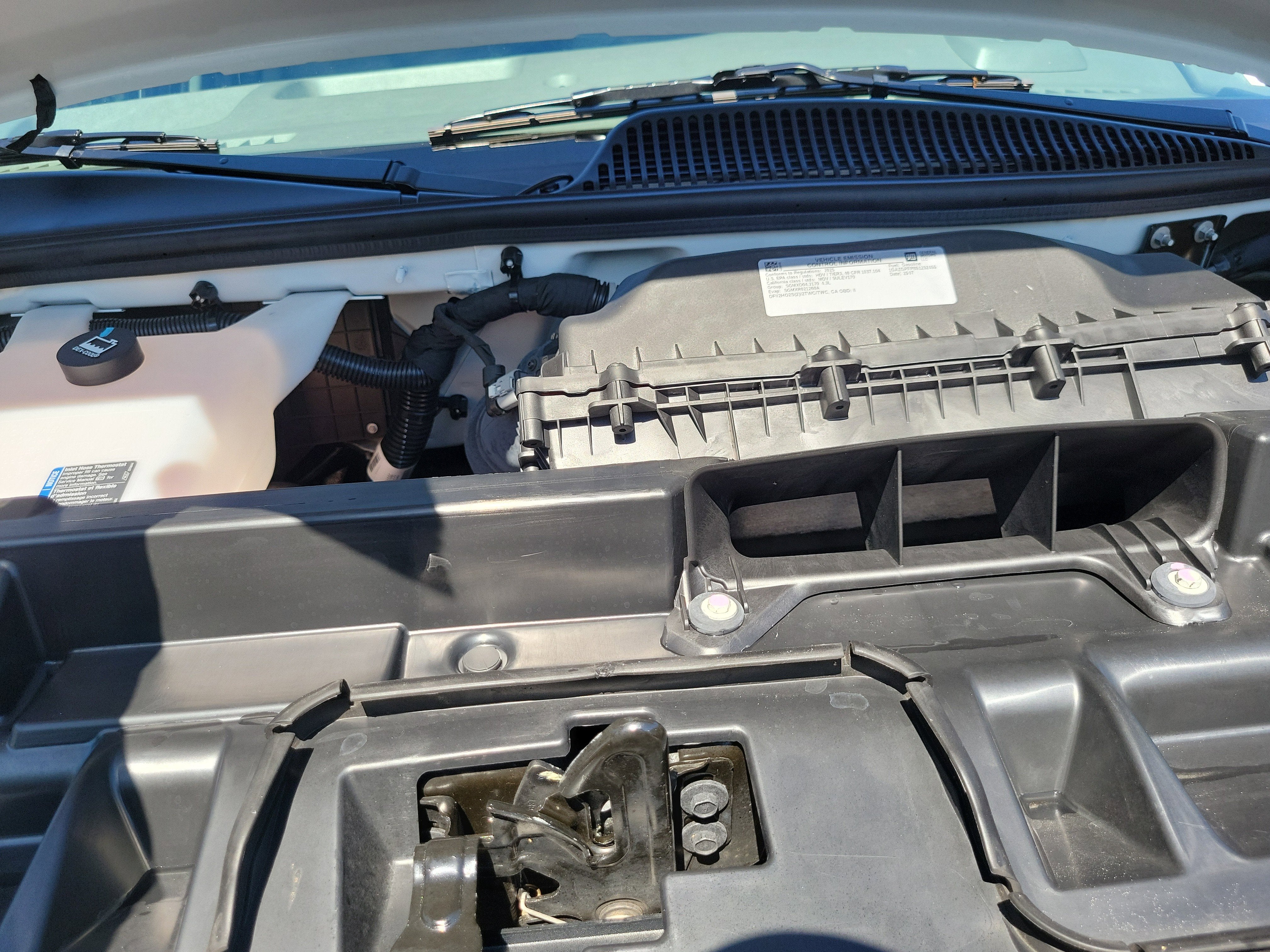 2025 Chevrolet Express Passenger 1LT