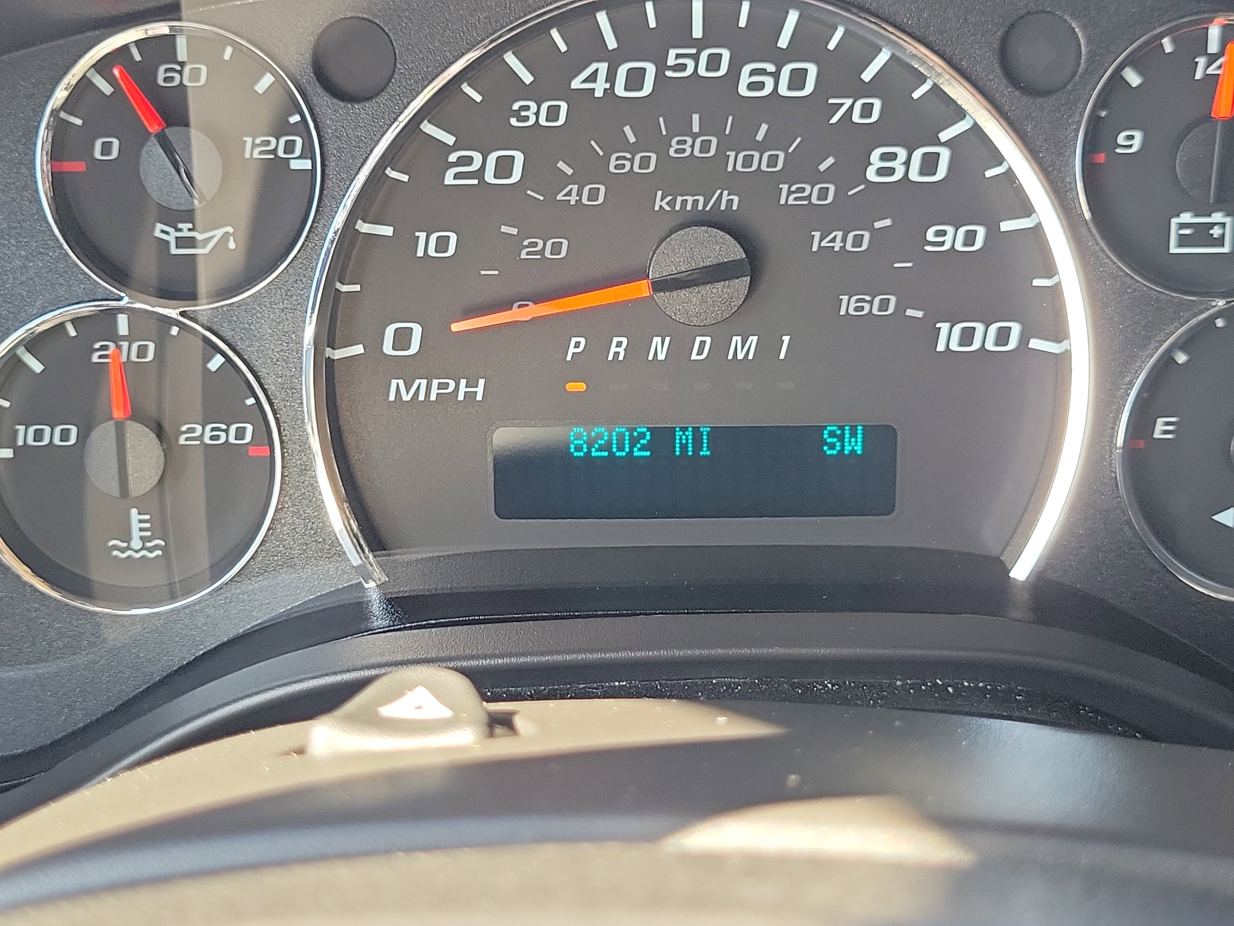 2025 Chevrolet Express Passenger 1LT