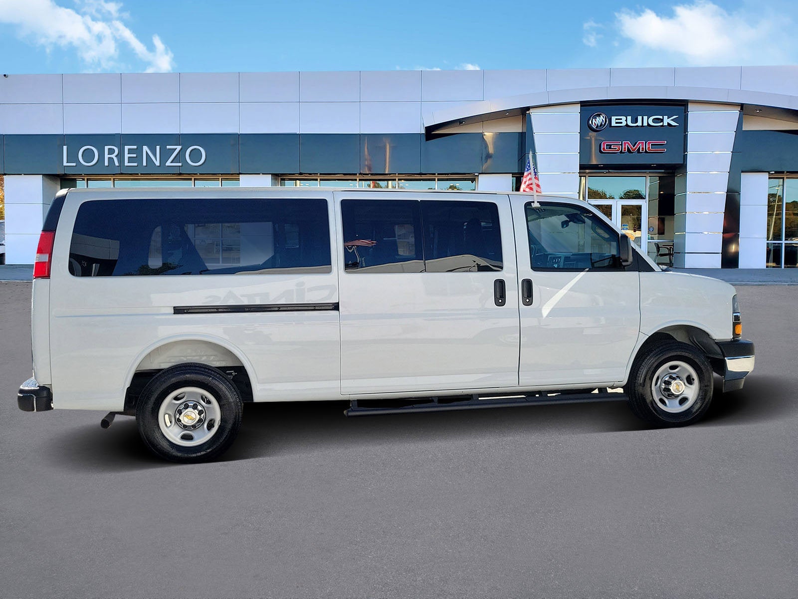 2025 Chevrolet Express Passenger 1LT