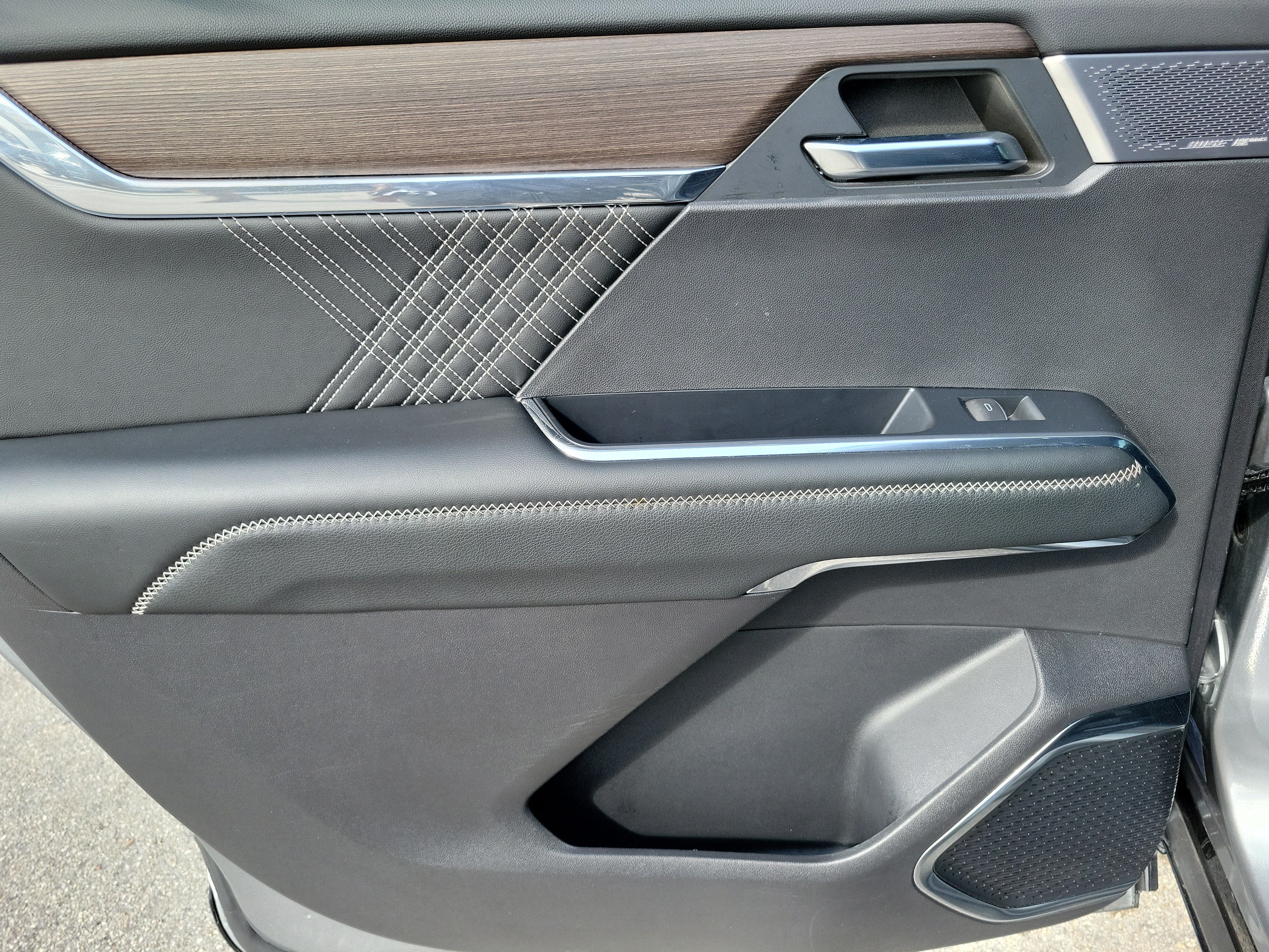 2024 GMC Acadia Denali