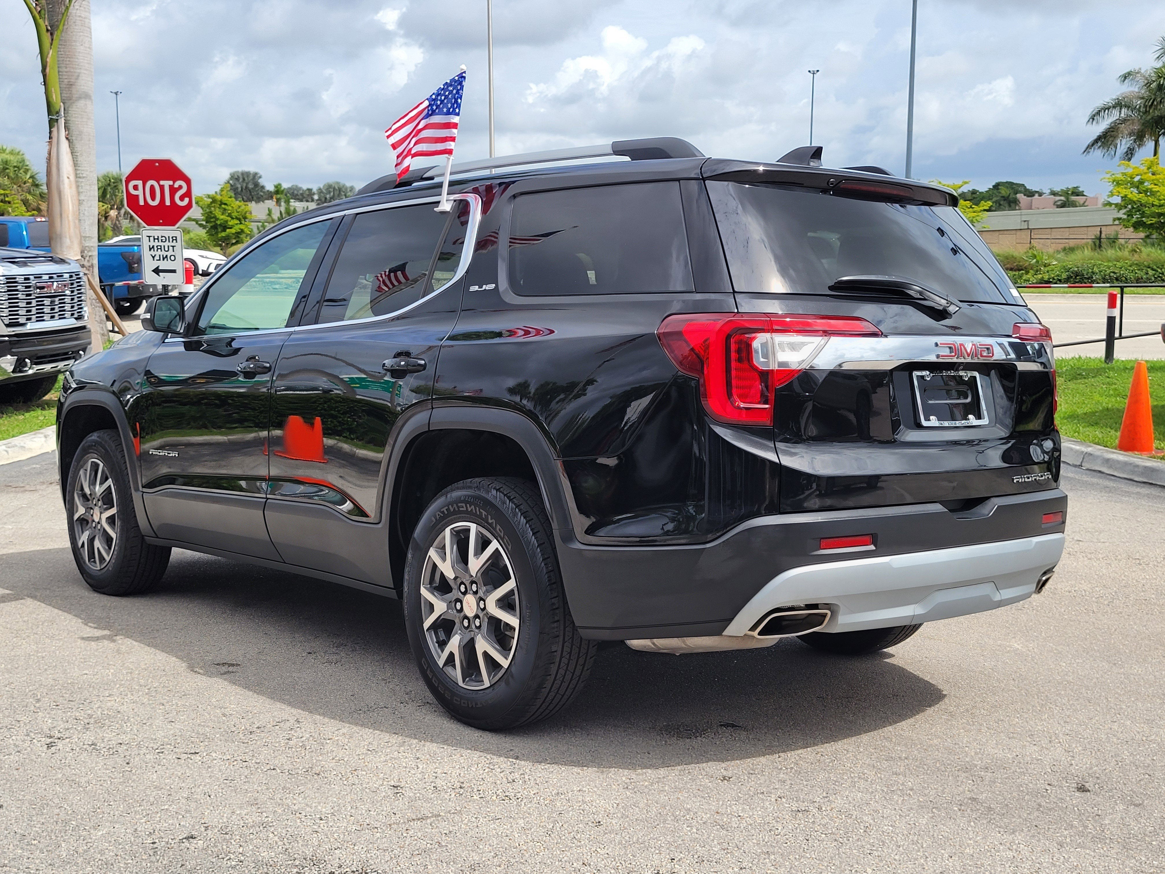 2023 GMC Acadia SLE