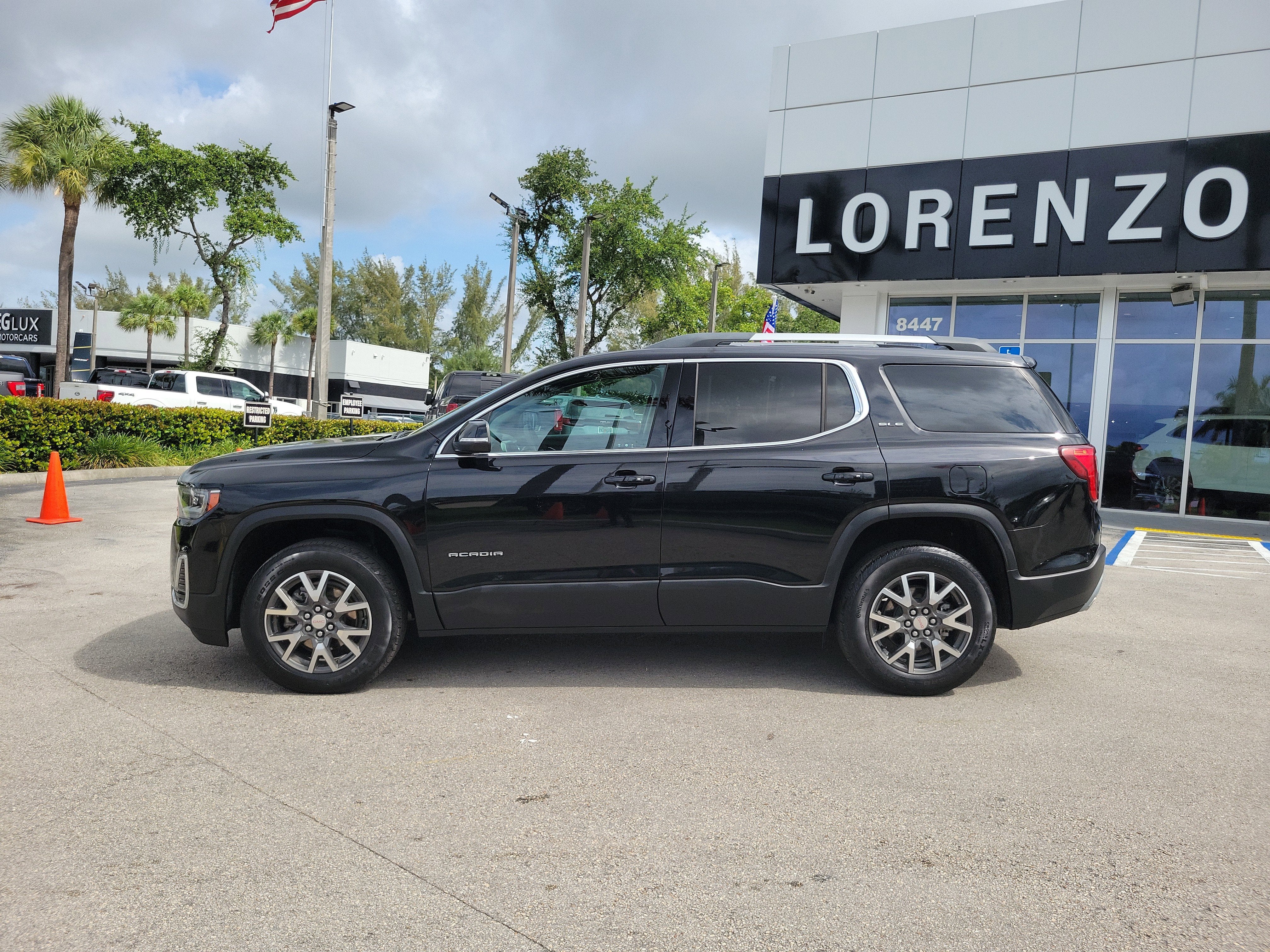2023 GMC Acadia SLE