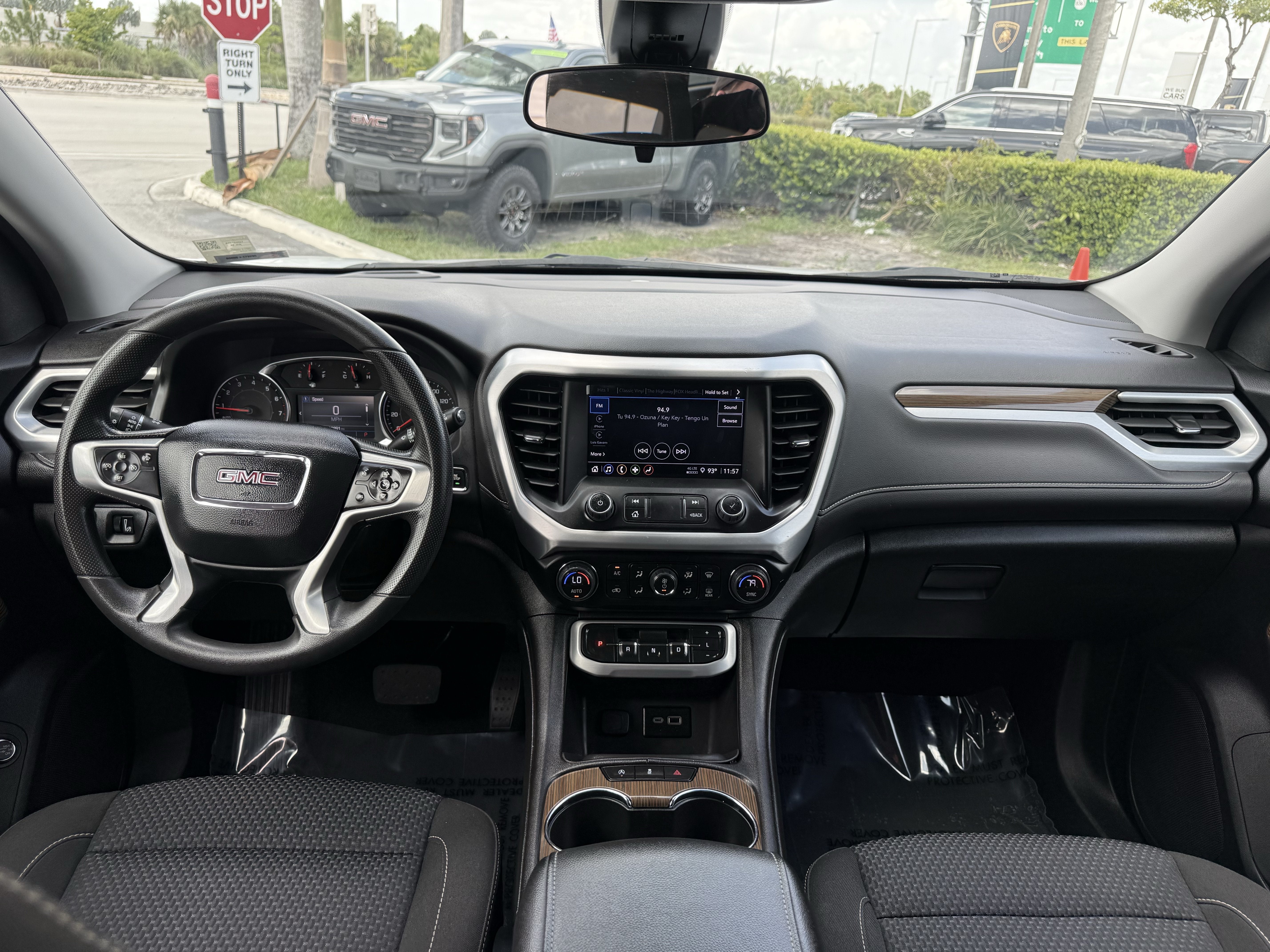 2023 GMC Acadia SLE