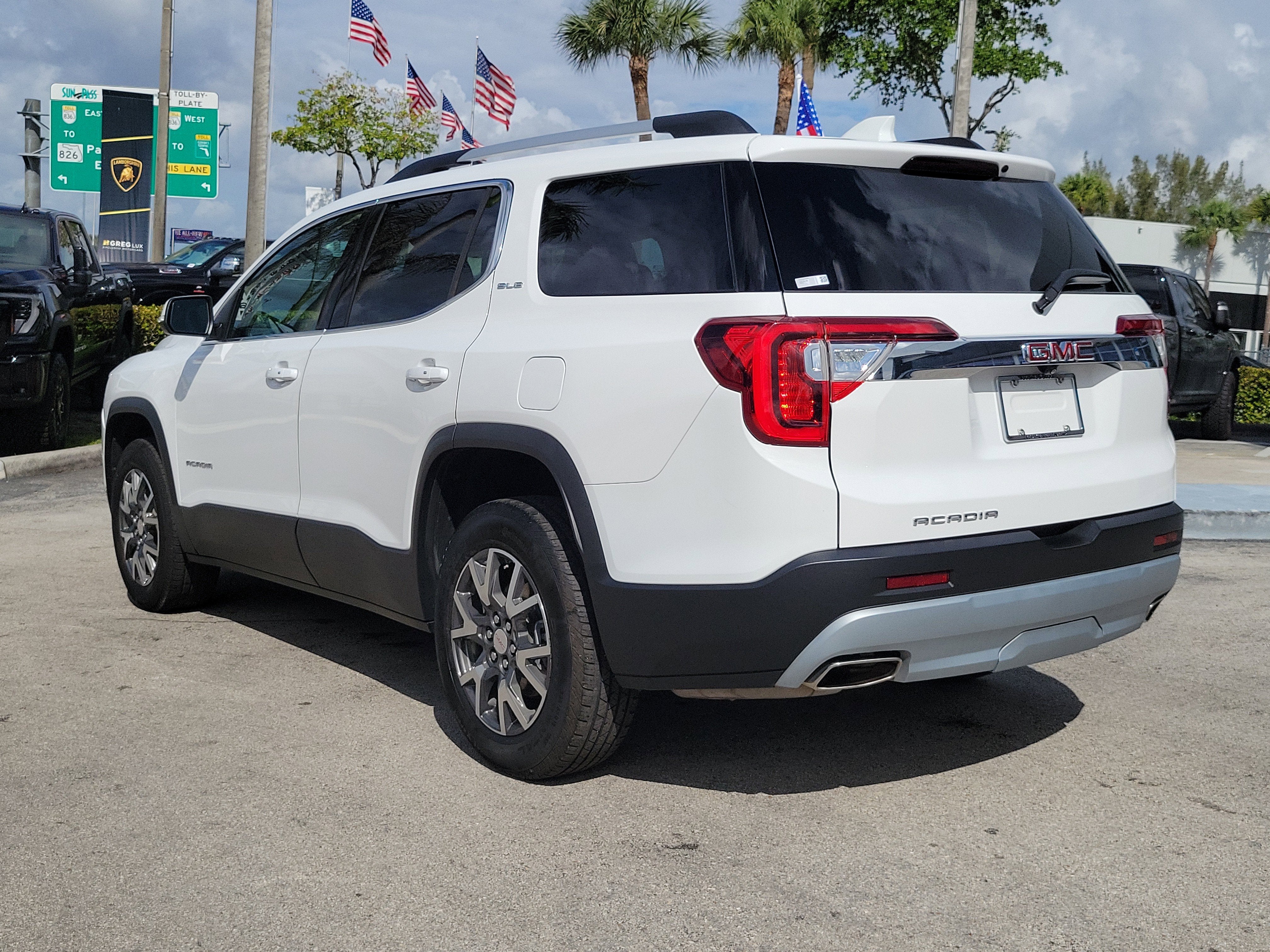 2023 GMC Acadia SLE