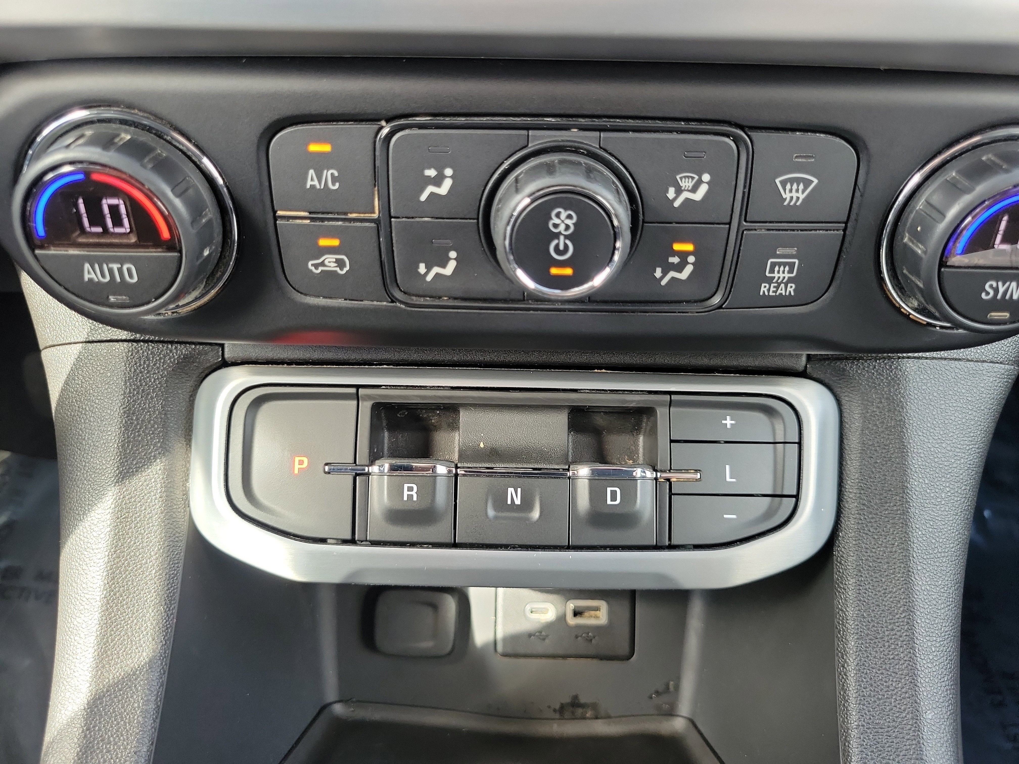 2021 GMC Acadia SLE