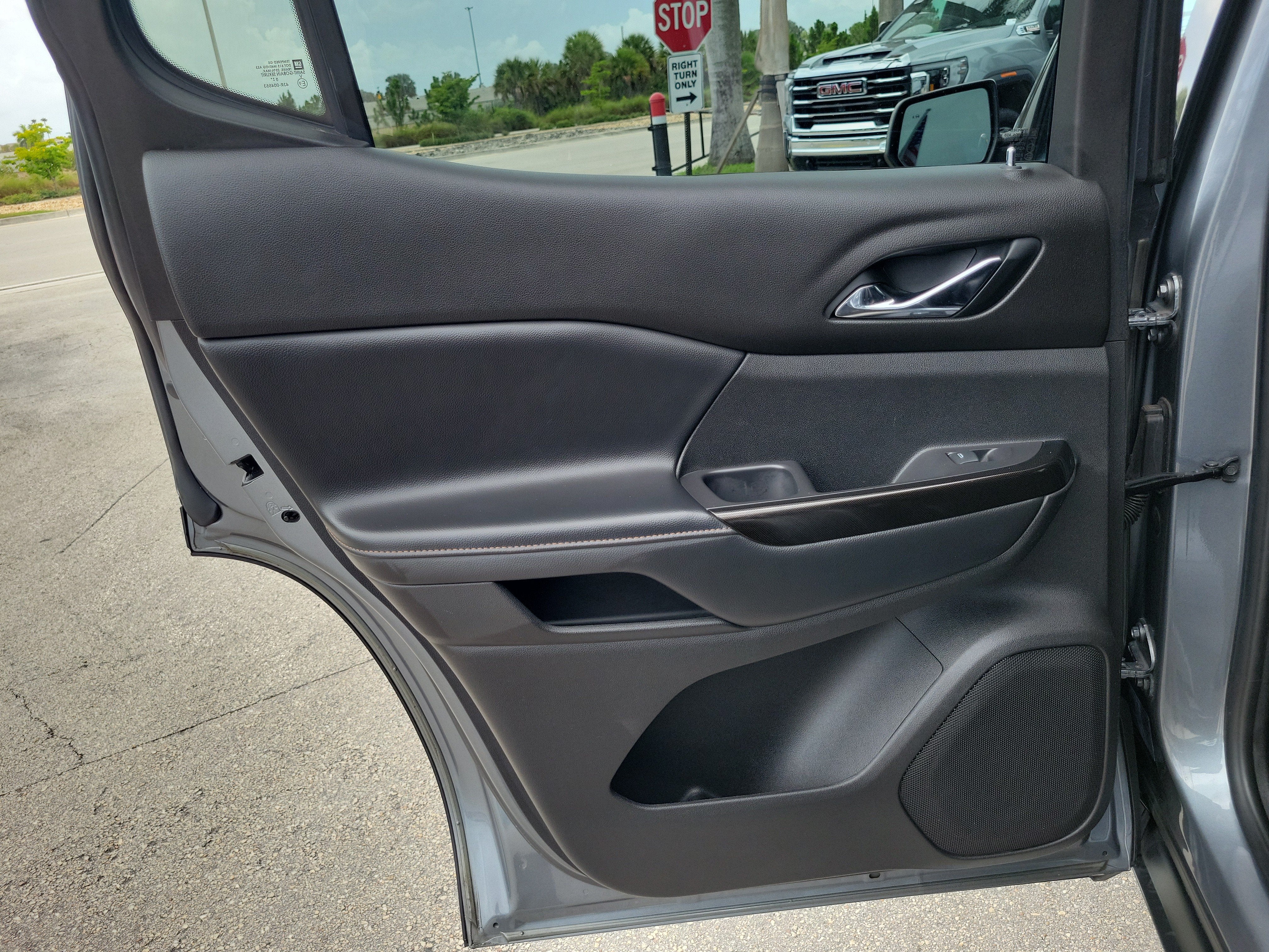 2021 GMC Acadia AT4