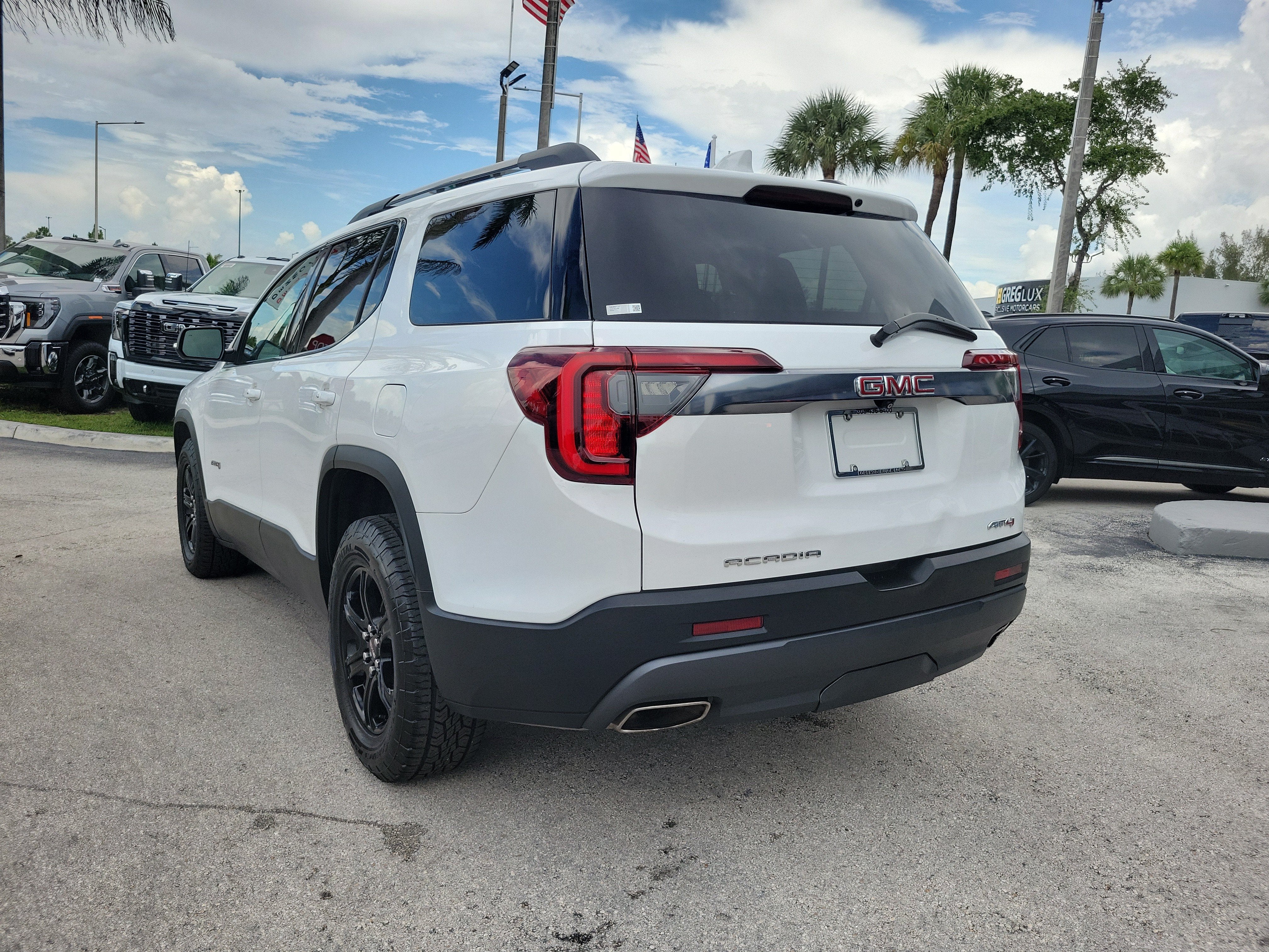 2023 GMC Acadia AT4