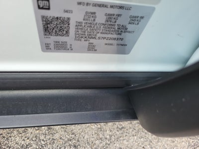 2023 GMC Acadia SLT