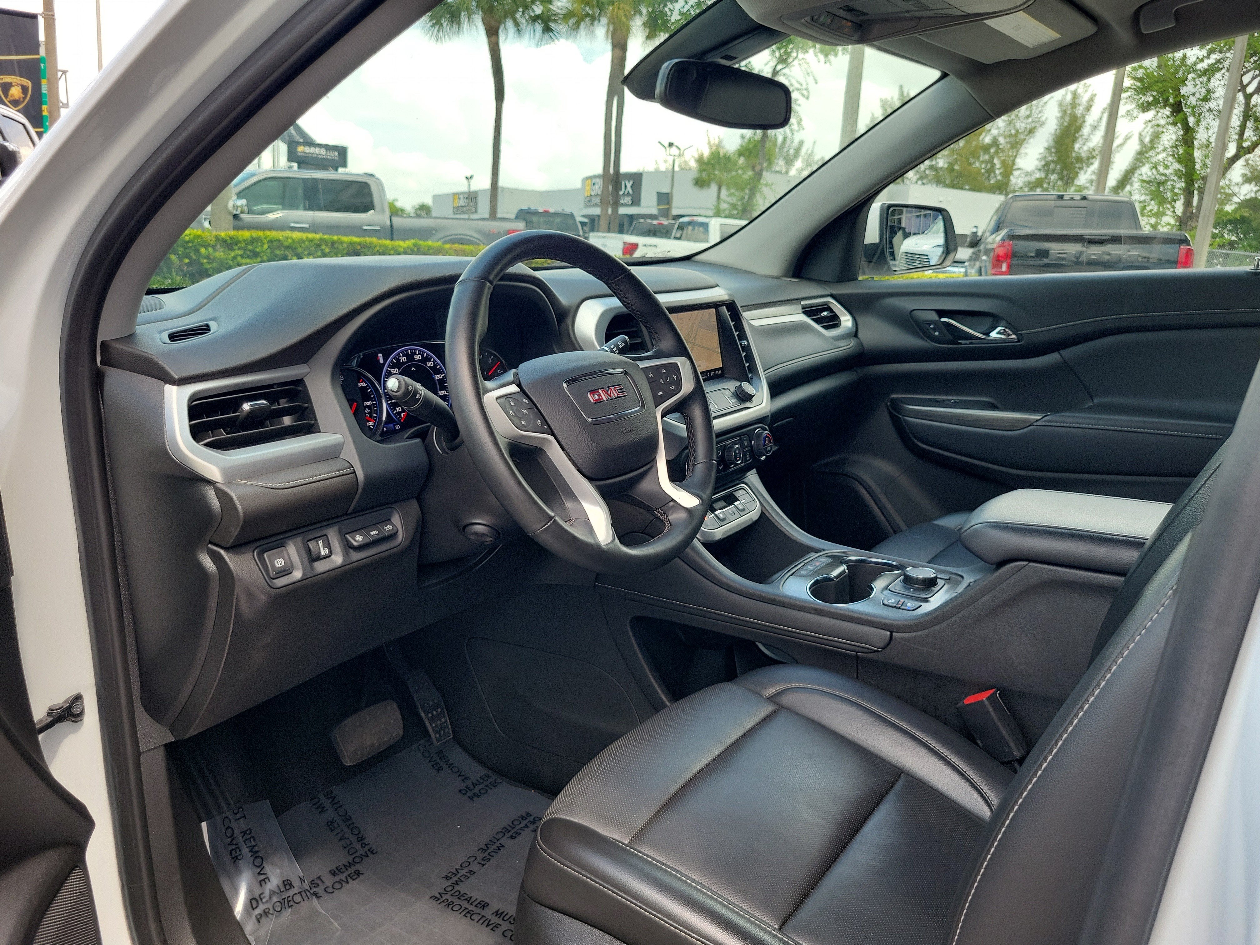 2023 GMC Acadia SLT