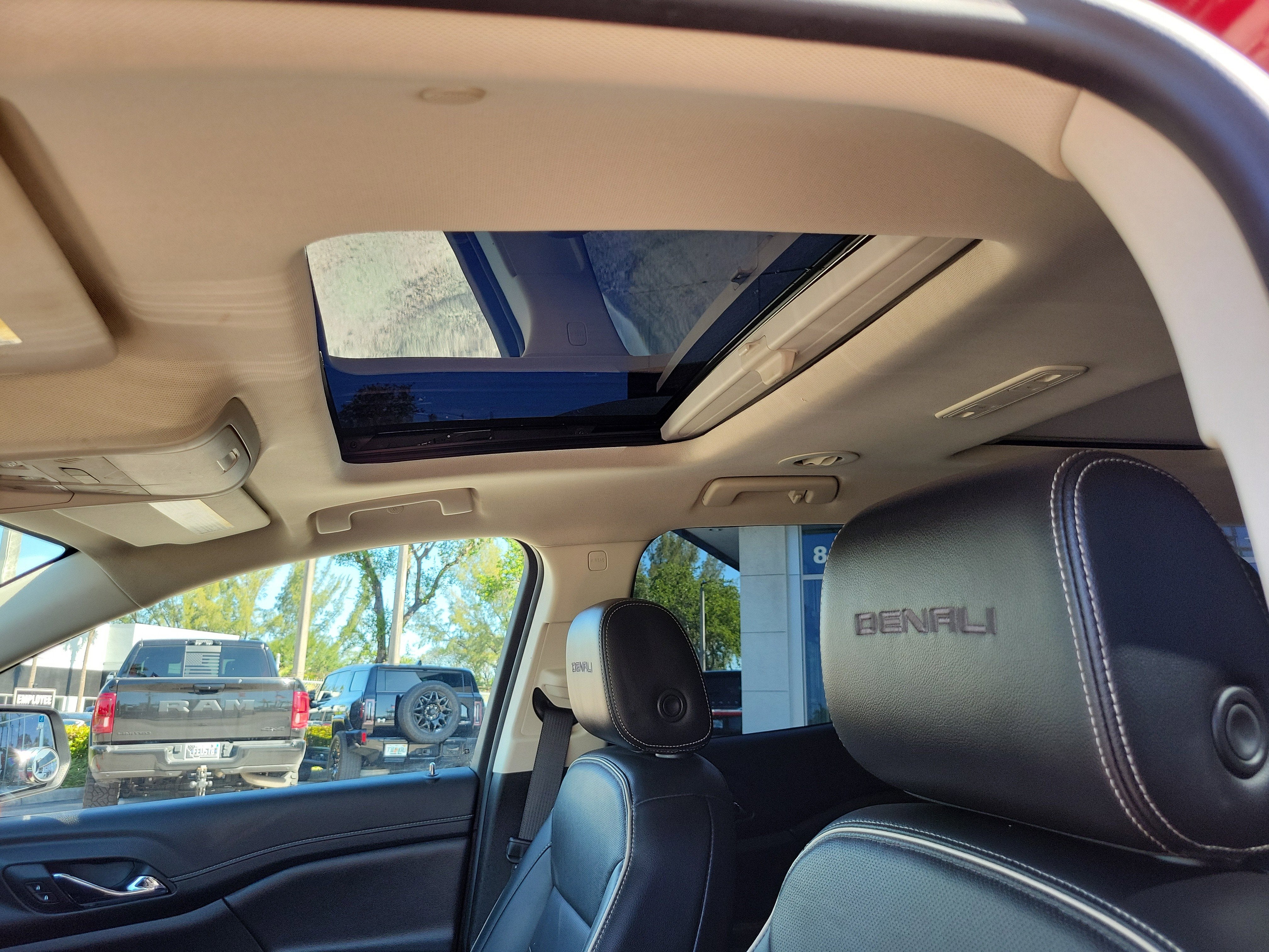 2022 GMC Acadia Denali