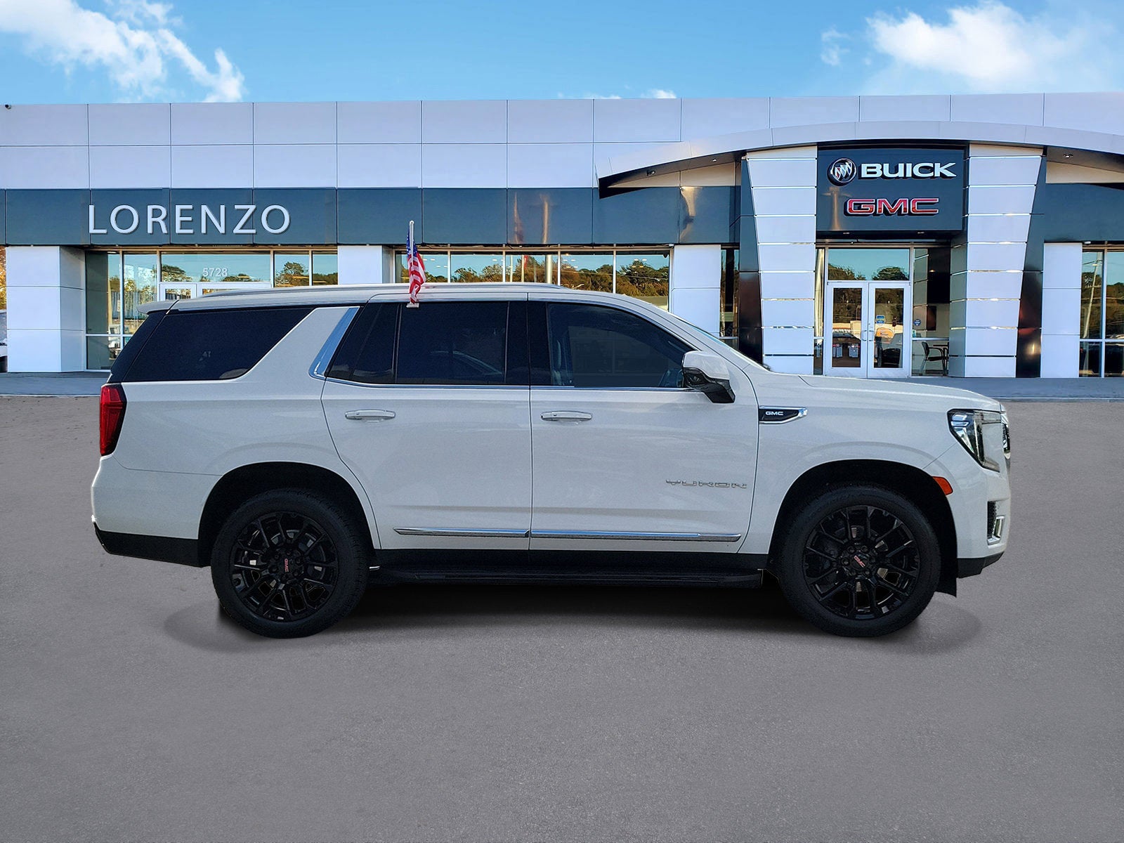 2023 GMC Yukon SLT