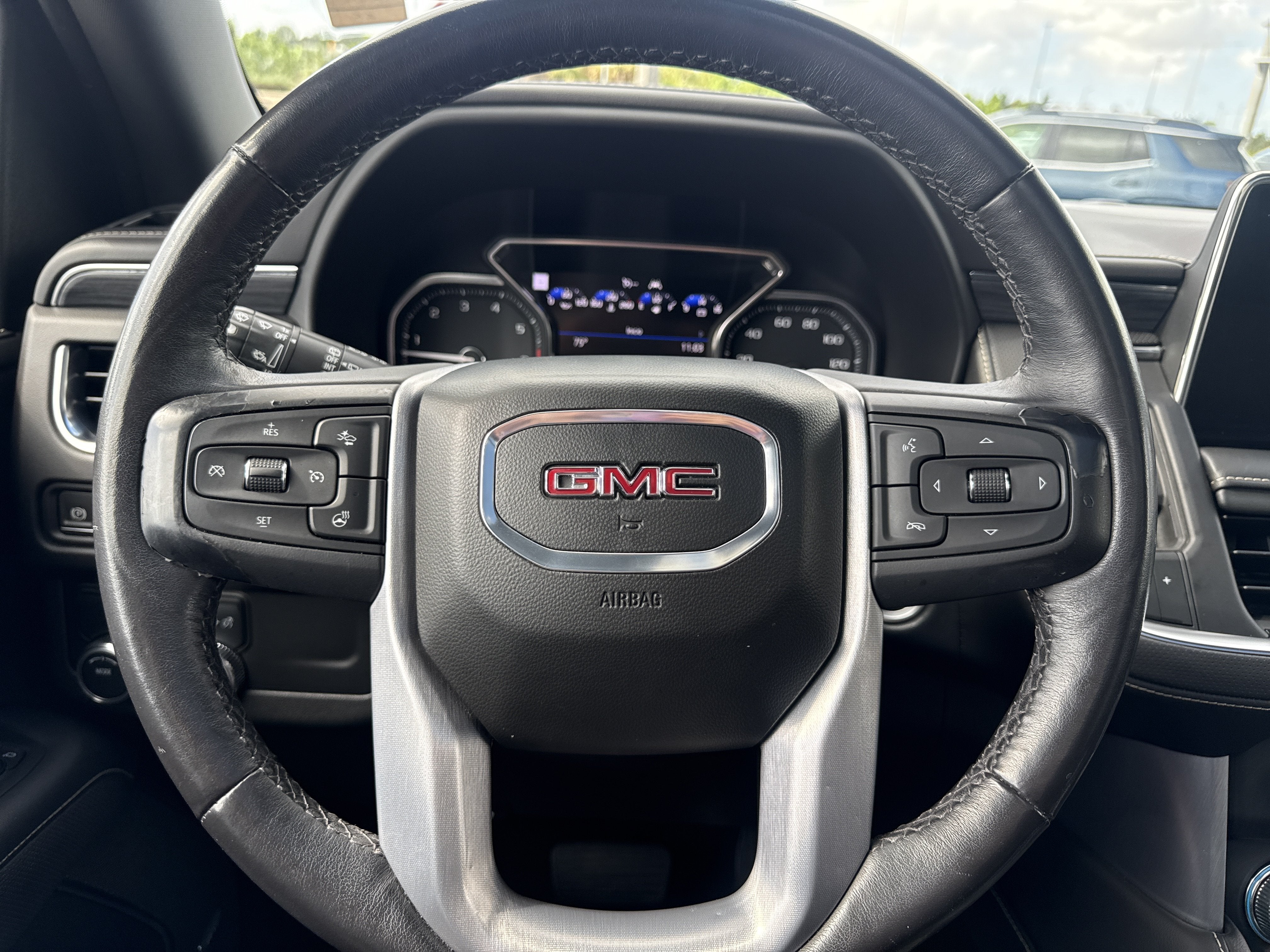 2021 GMC Yukon SLT