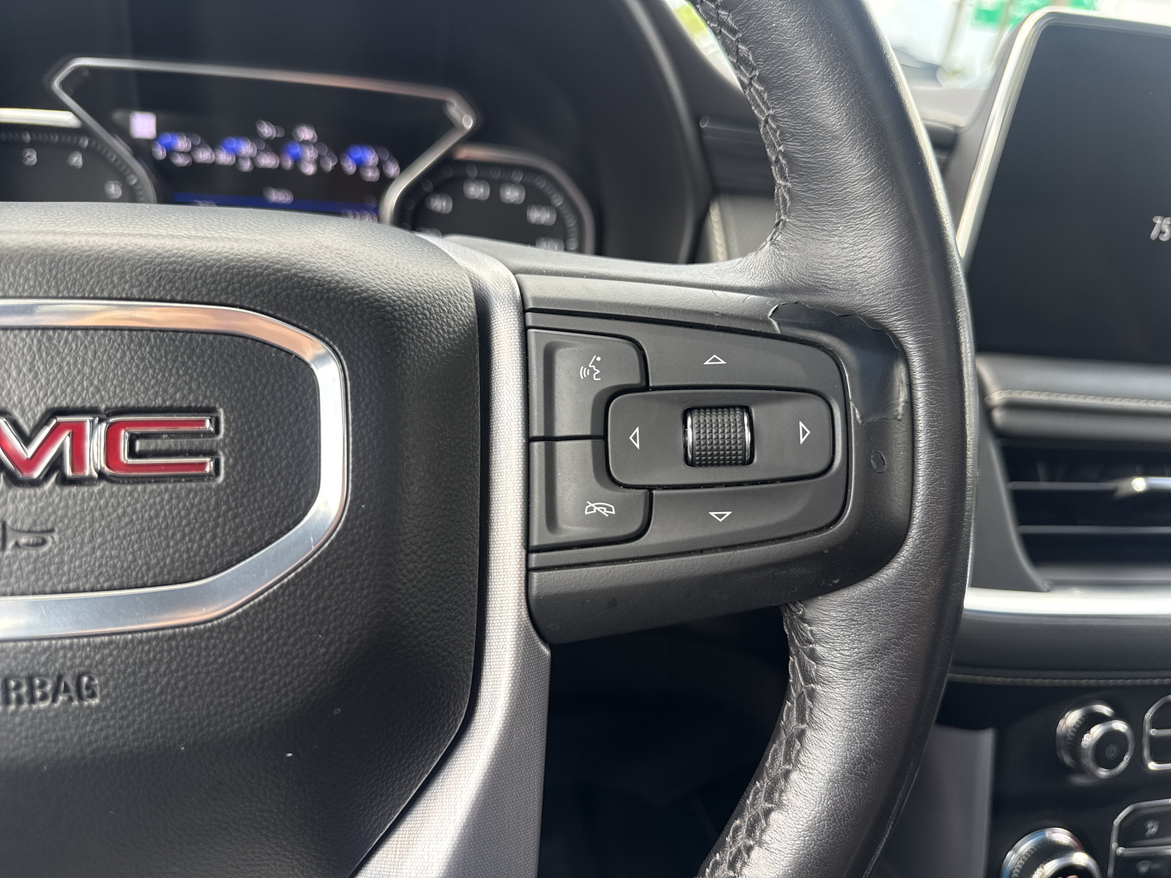 2021 GMC Yukon SLT