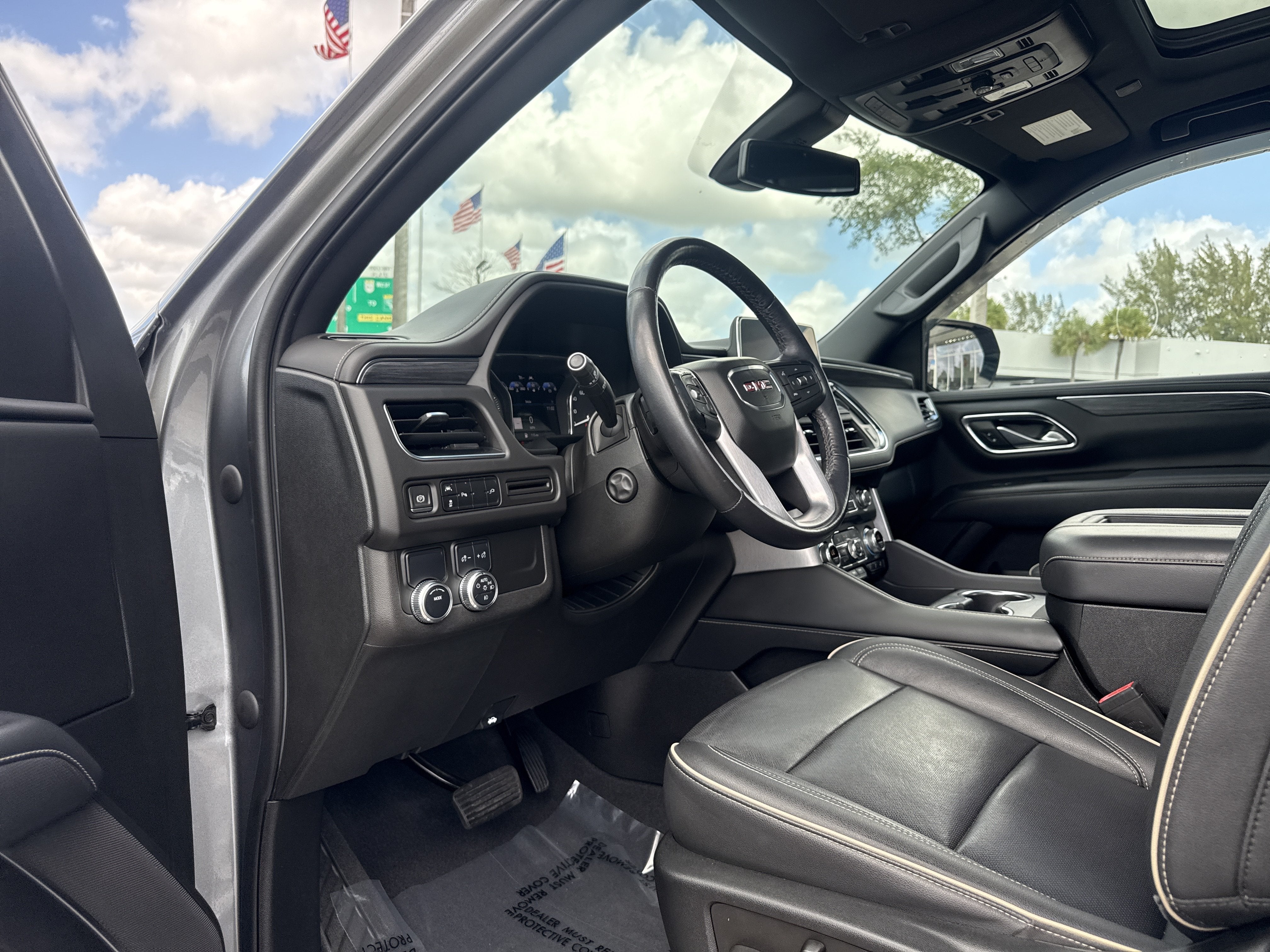 2021 GMC Yukon SLT