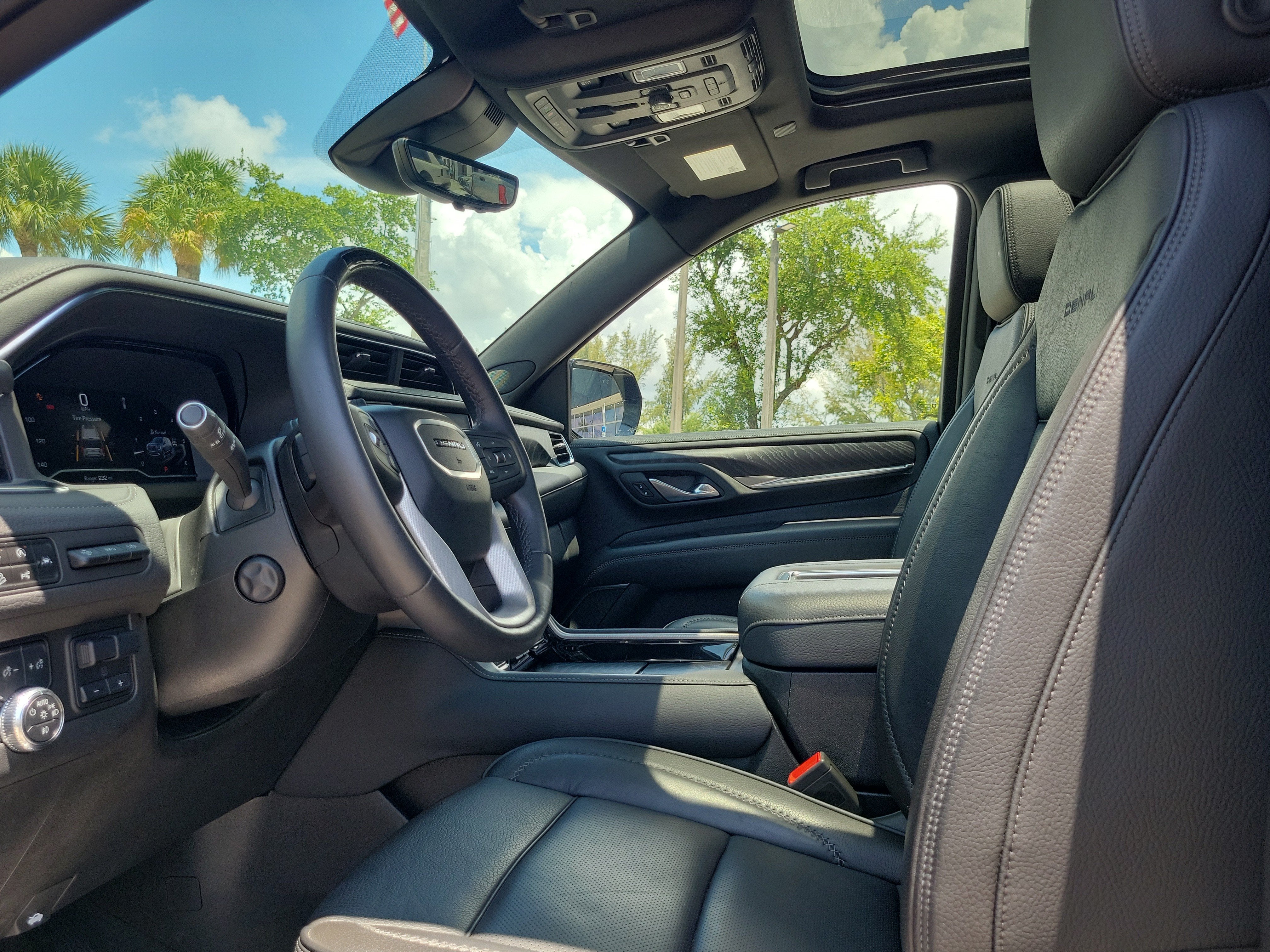 2024 GMC Yukon XL Denali
