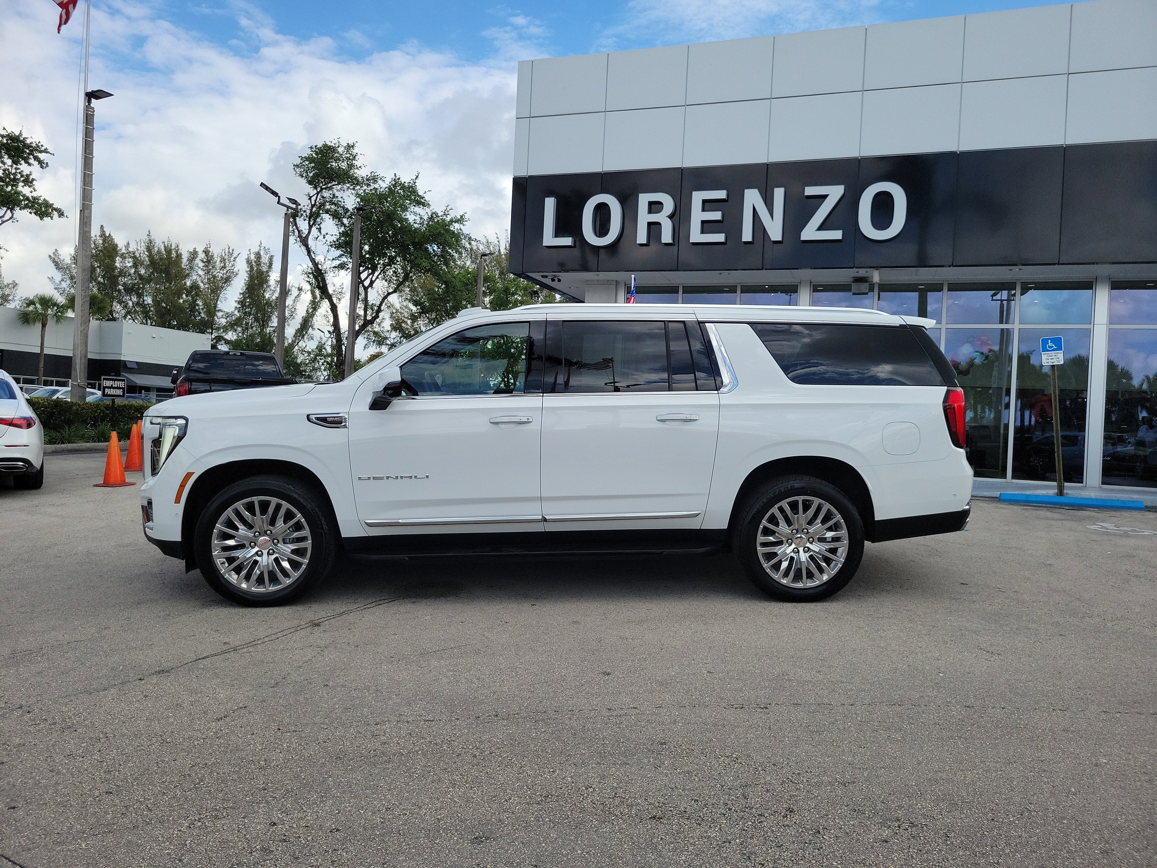 2025 GMC Yukon XL Denali