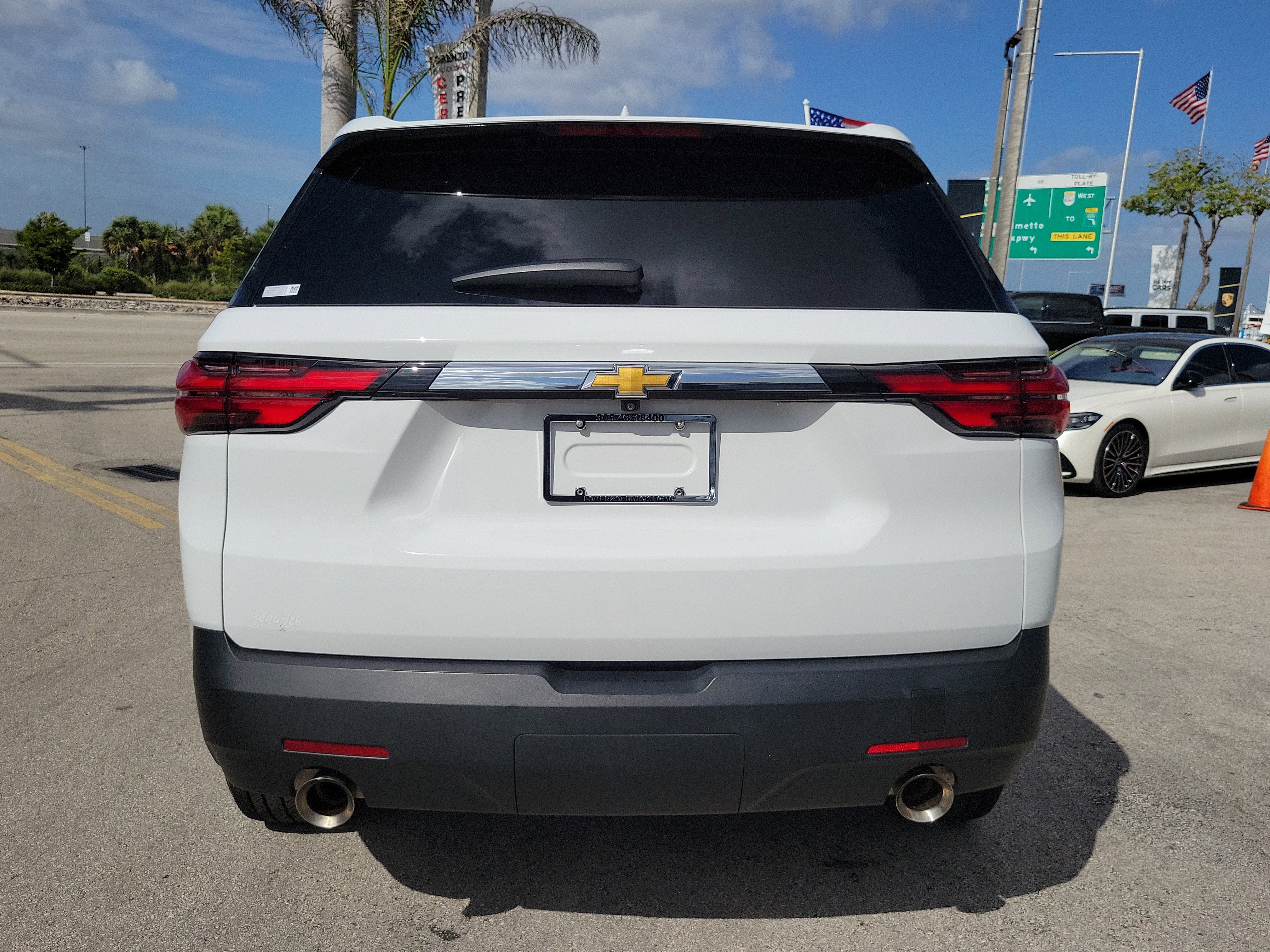 2023 Chevrolet Traverse LS