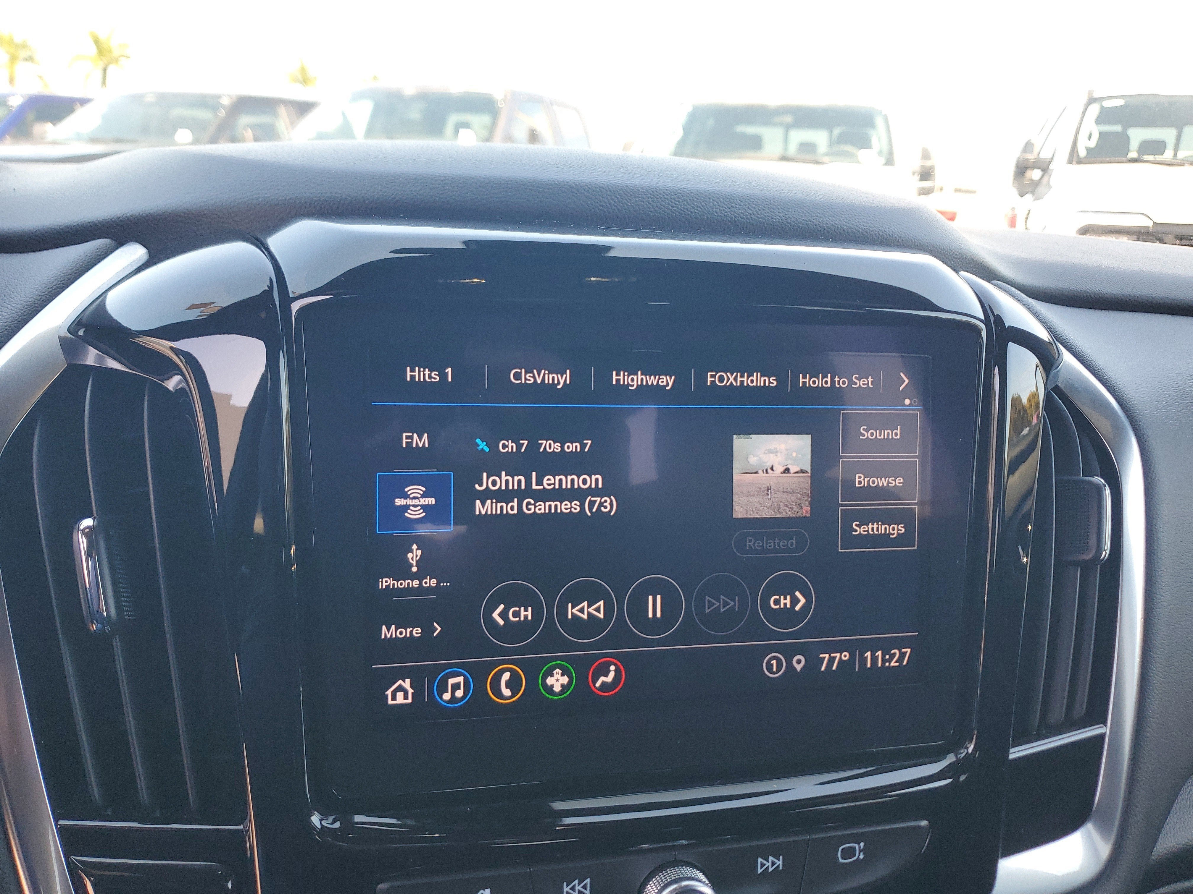 2022 Chevrolet Traverse LT Cloth