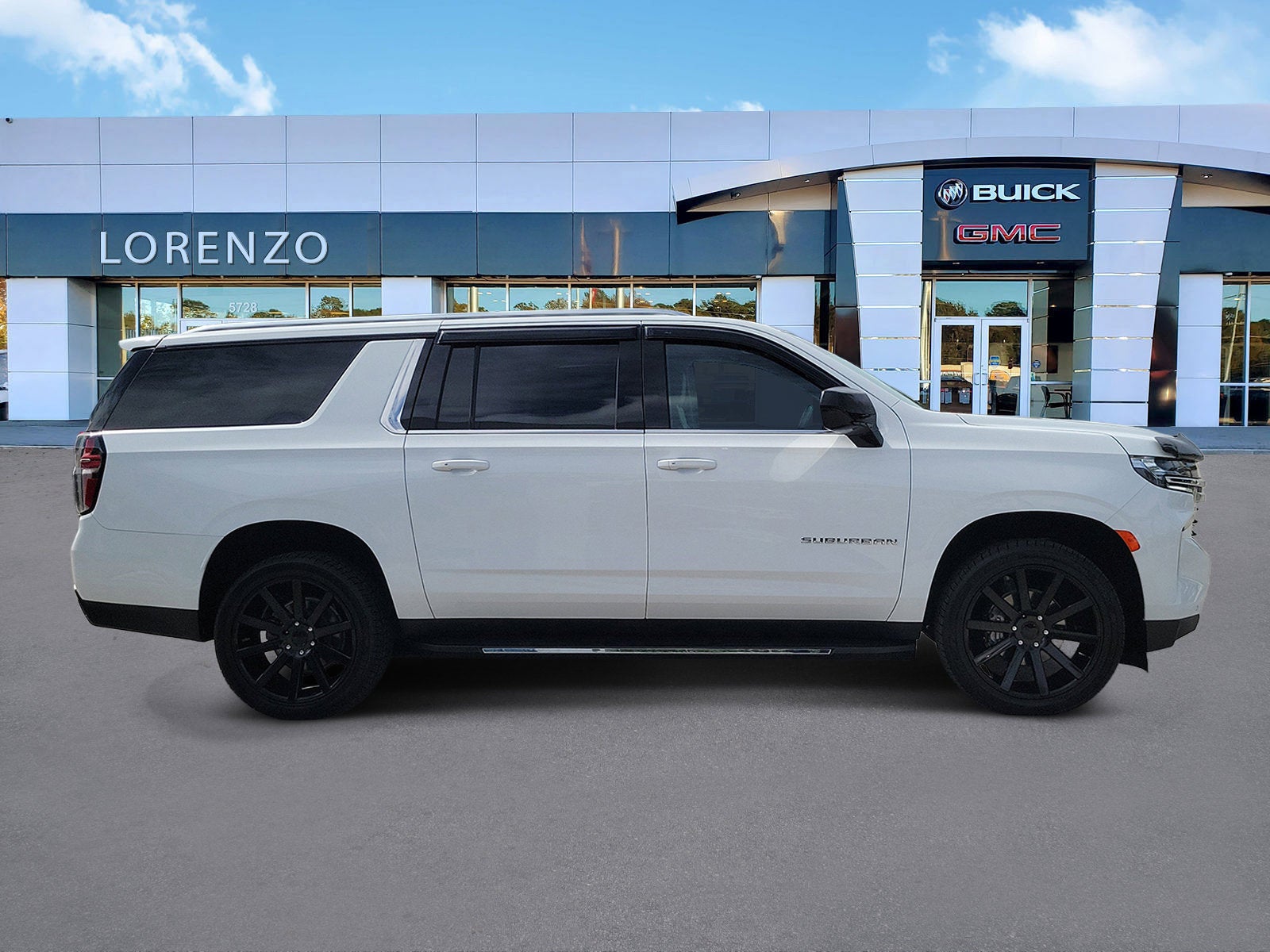 2023 Chevrolet Suburban LT