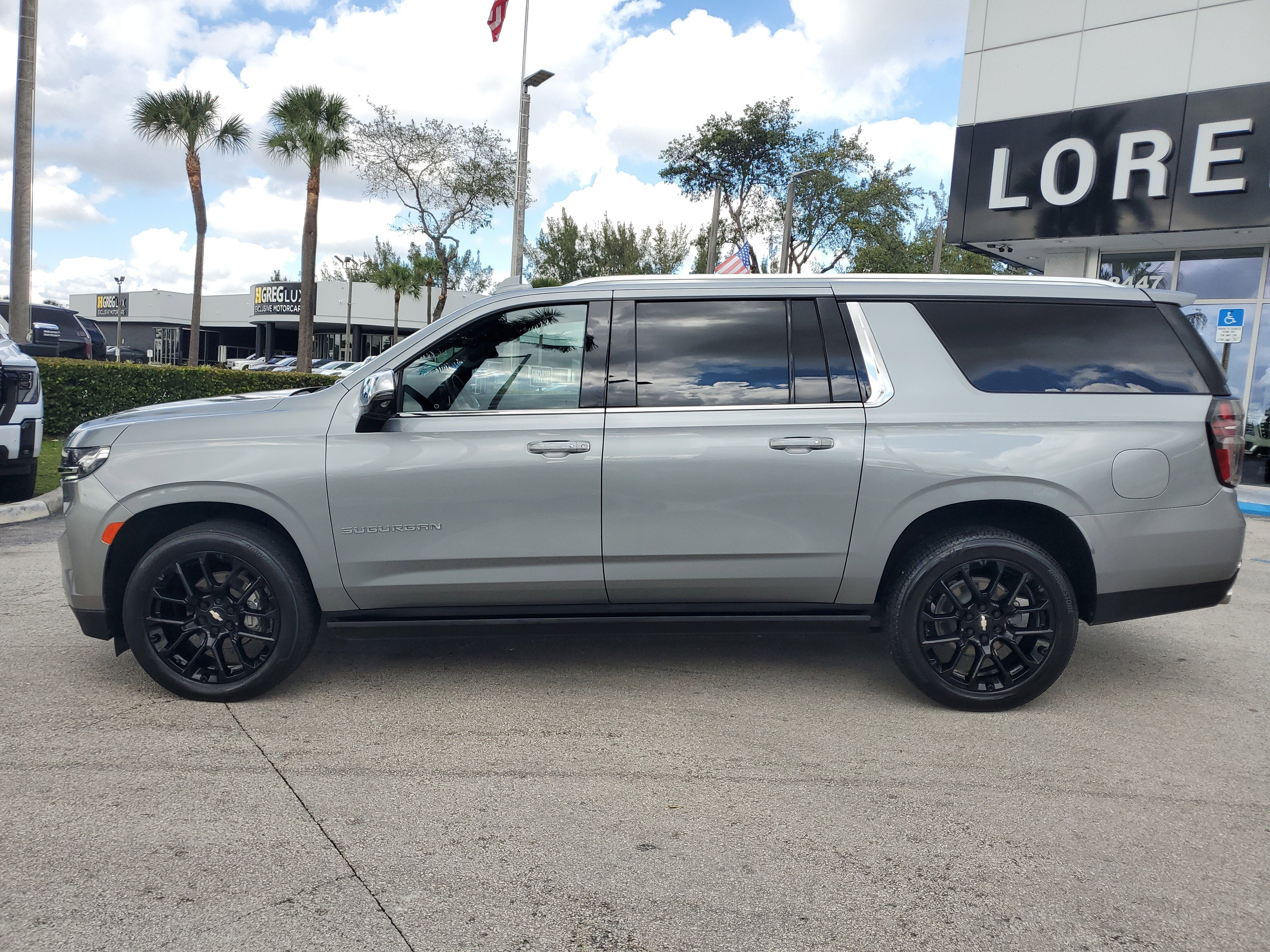 2023 Chevrolet Suburban Premier