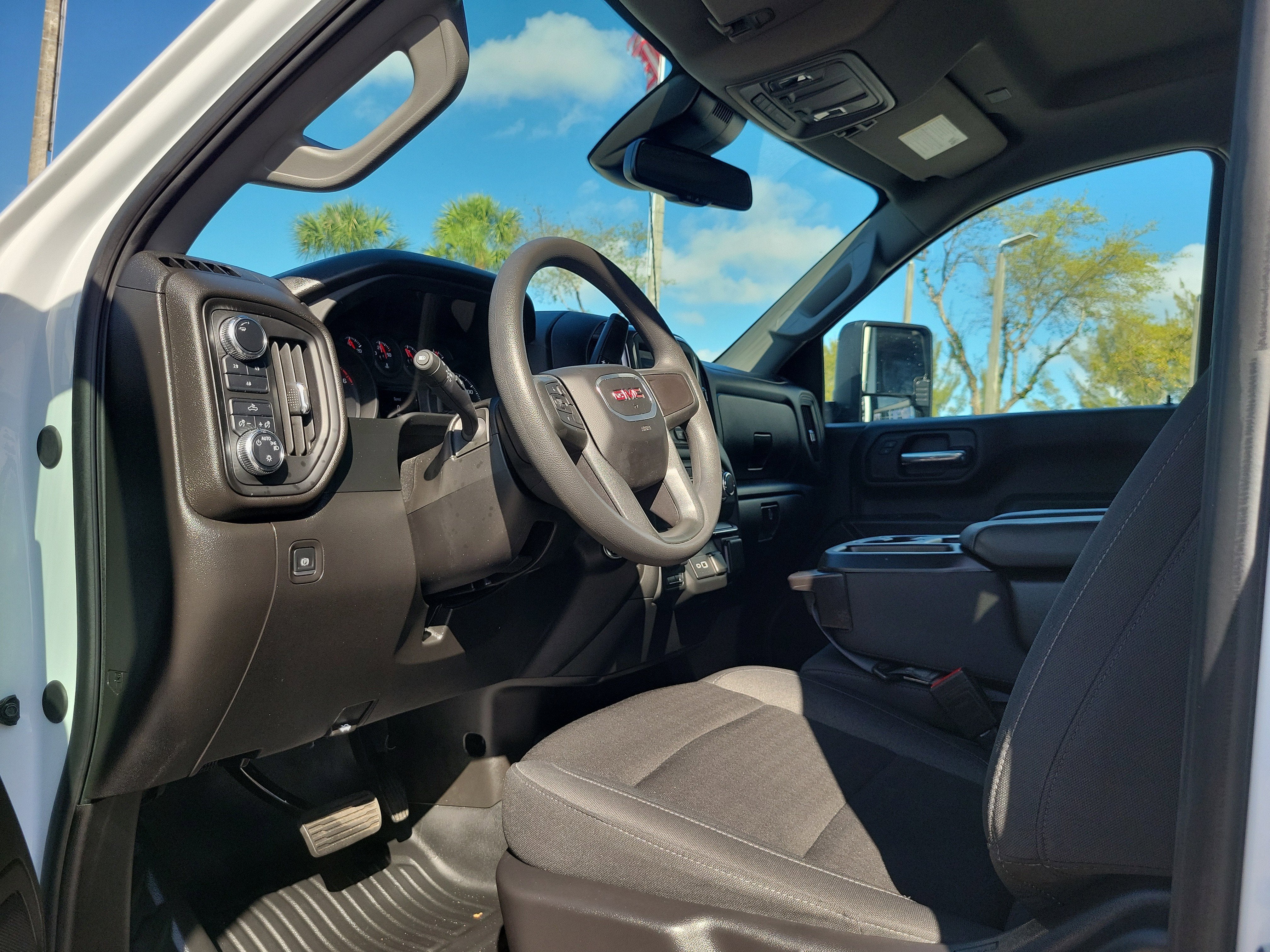 2024 GMC Sierra 2500 HD Pro