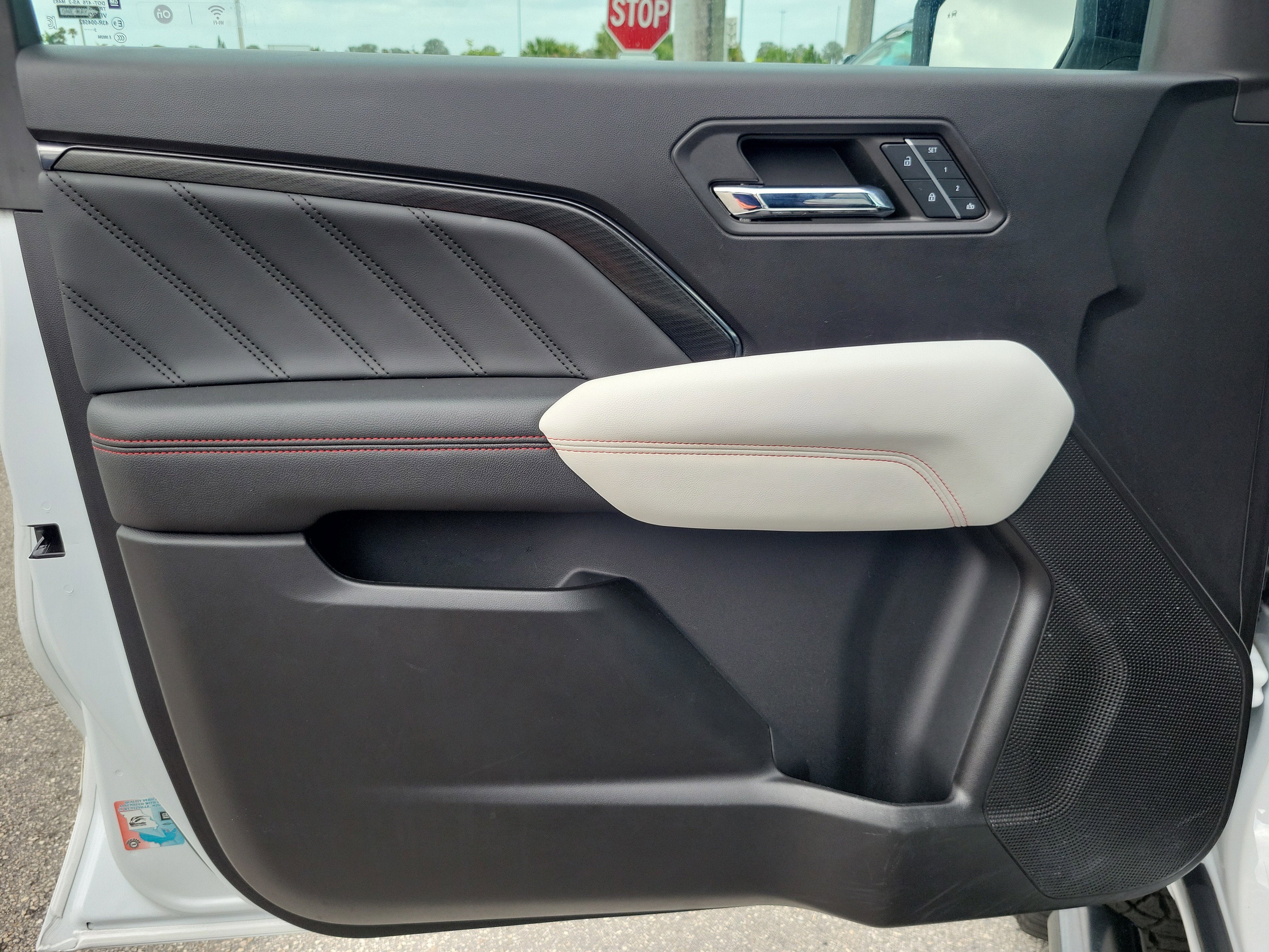 2023 GMC Canyon AT4X