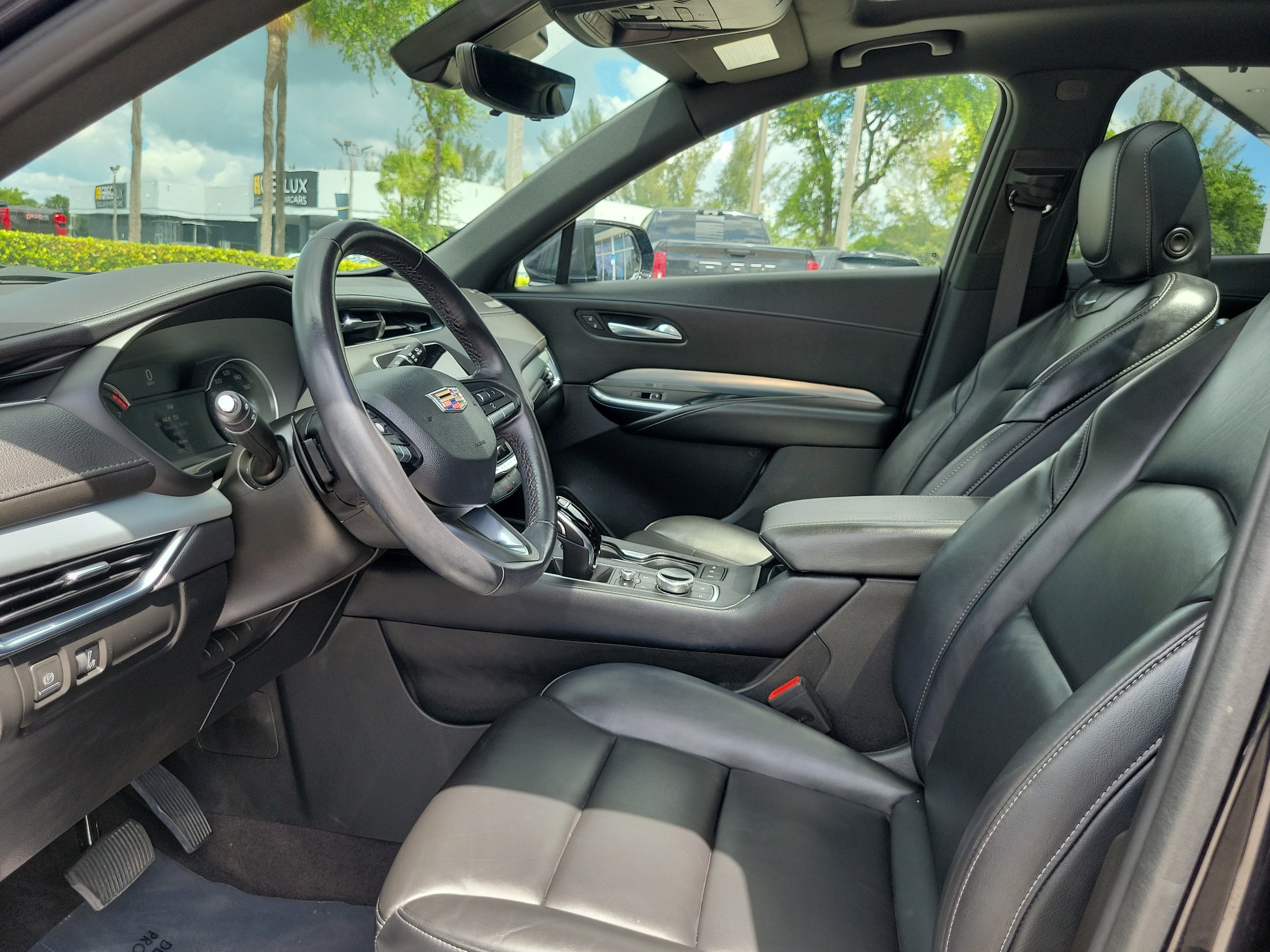 2023 Cadillac XT4 FWD Premium Luxury