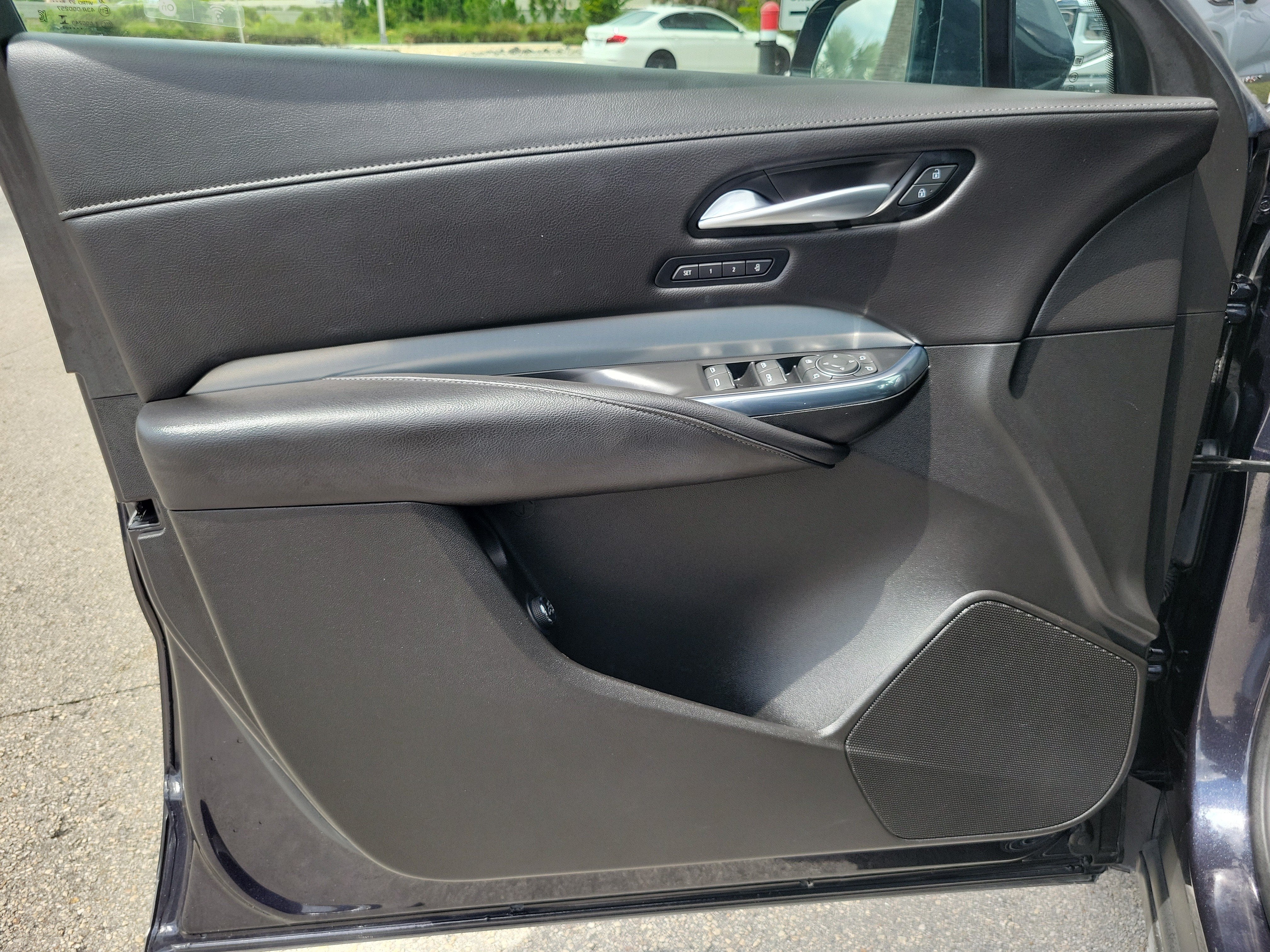 2023 Cadillac XT4 FWD Premium Luxury