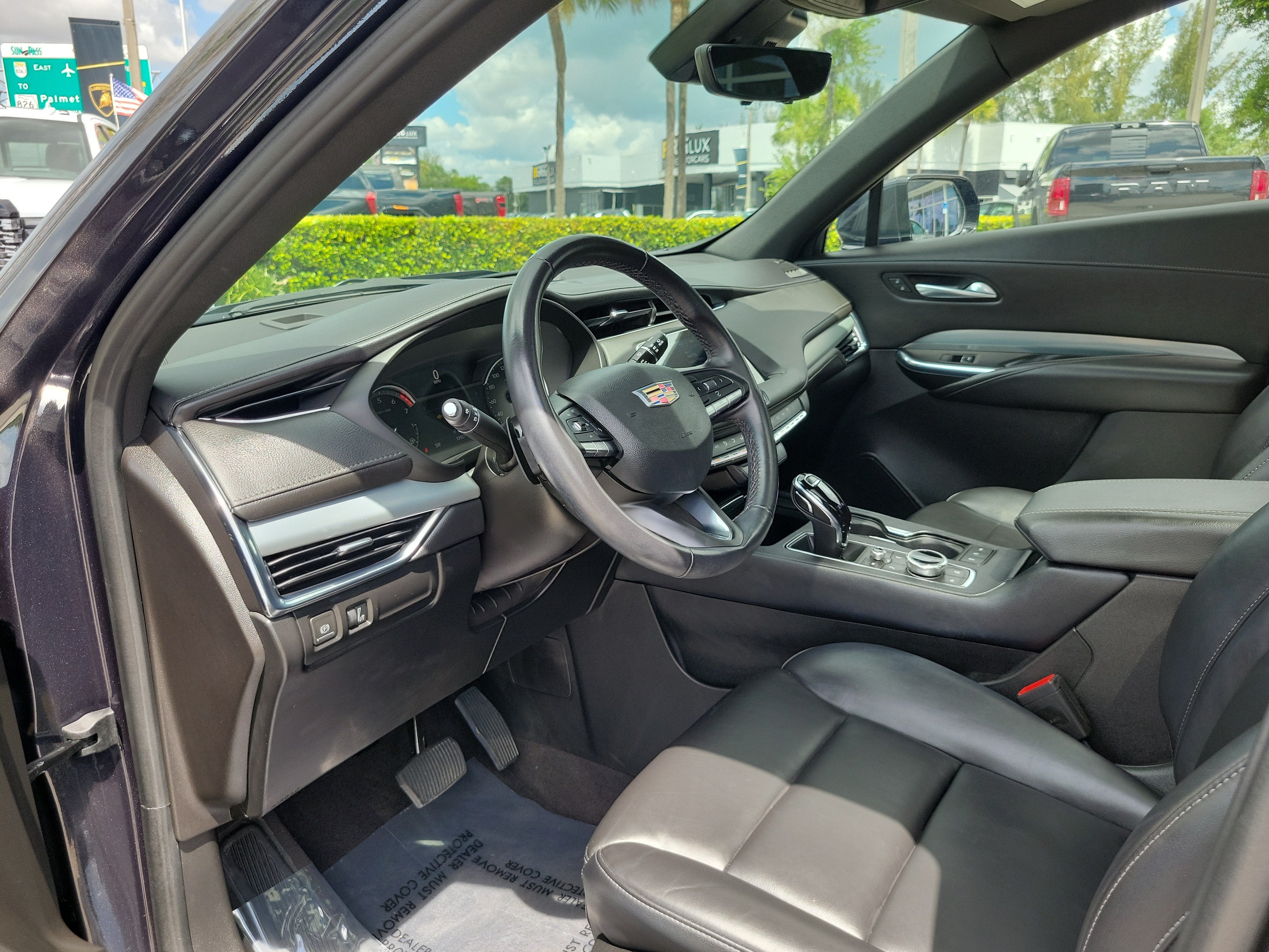 2023 Cadillac XT4 FWD Premium Luxury
