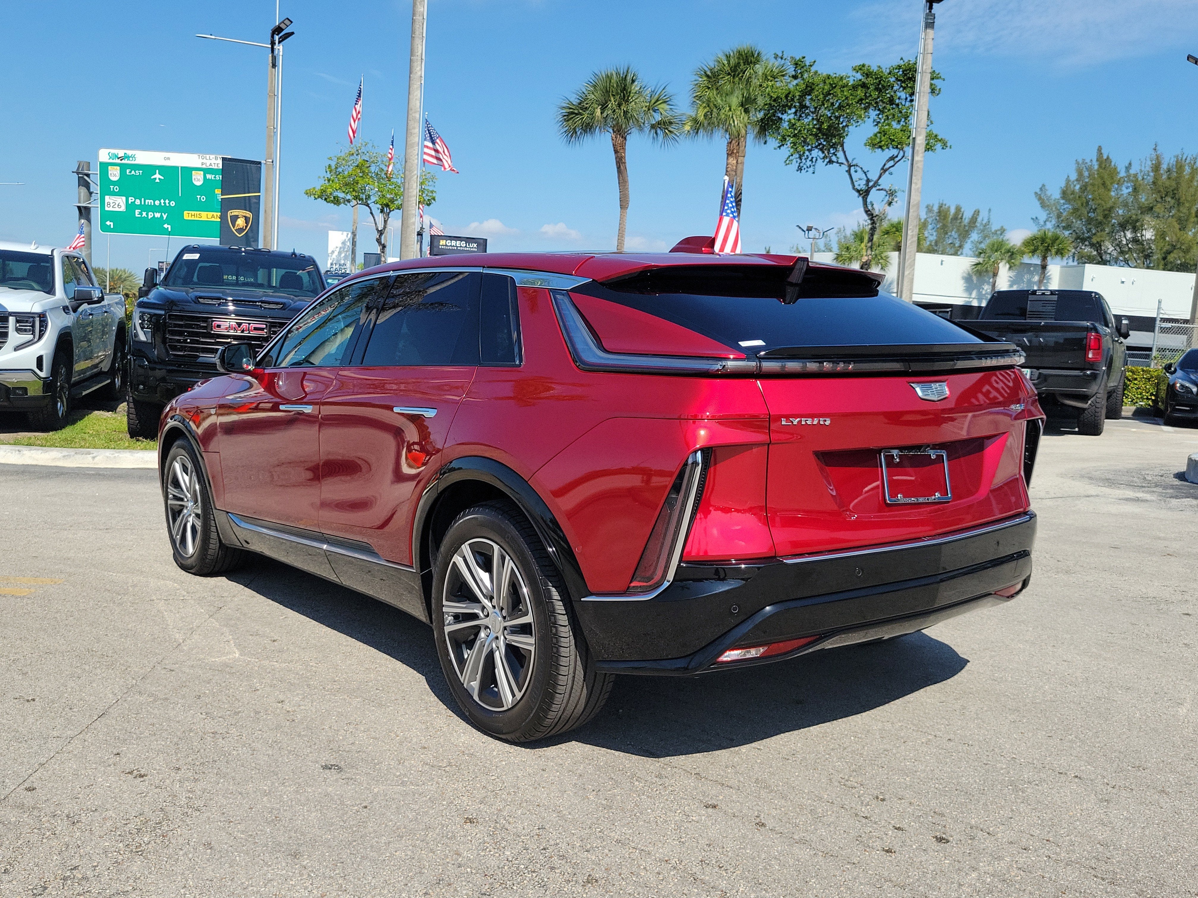 2024 Cadillac LYRIQ Luxury 1