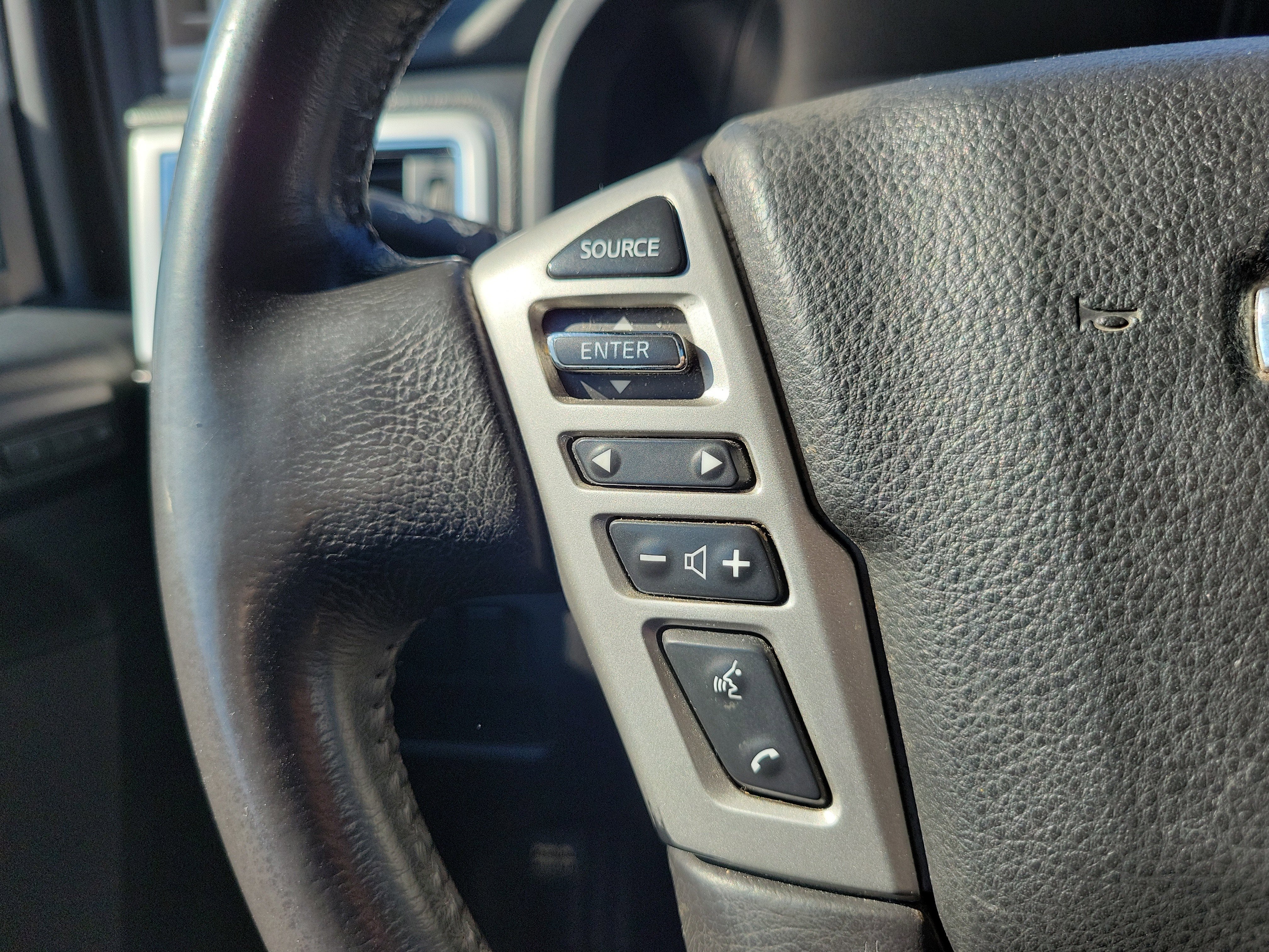 2020 Nissan Titan SL