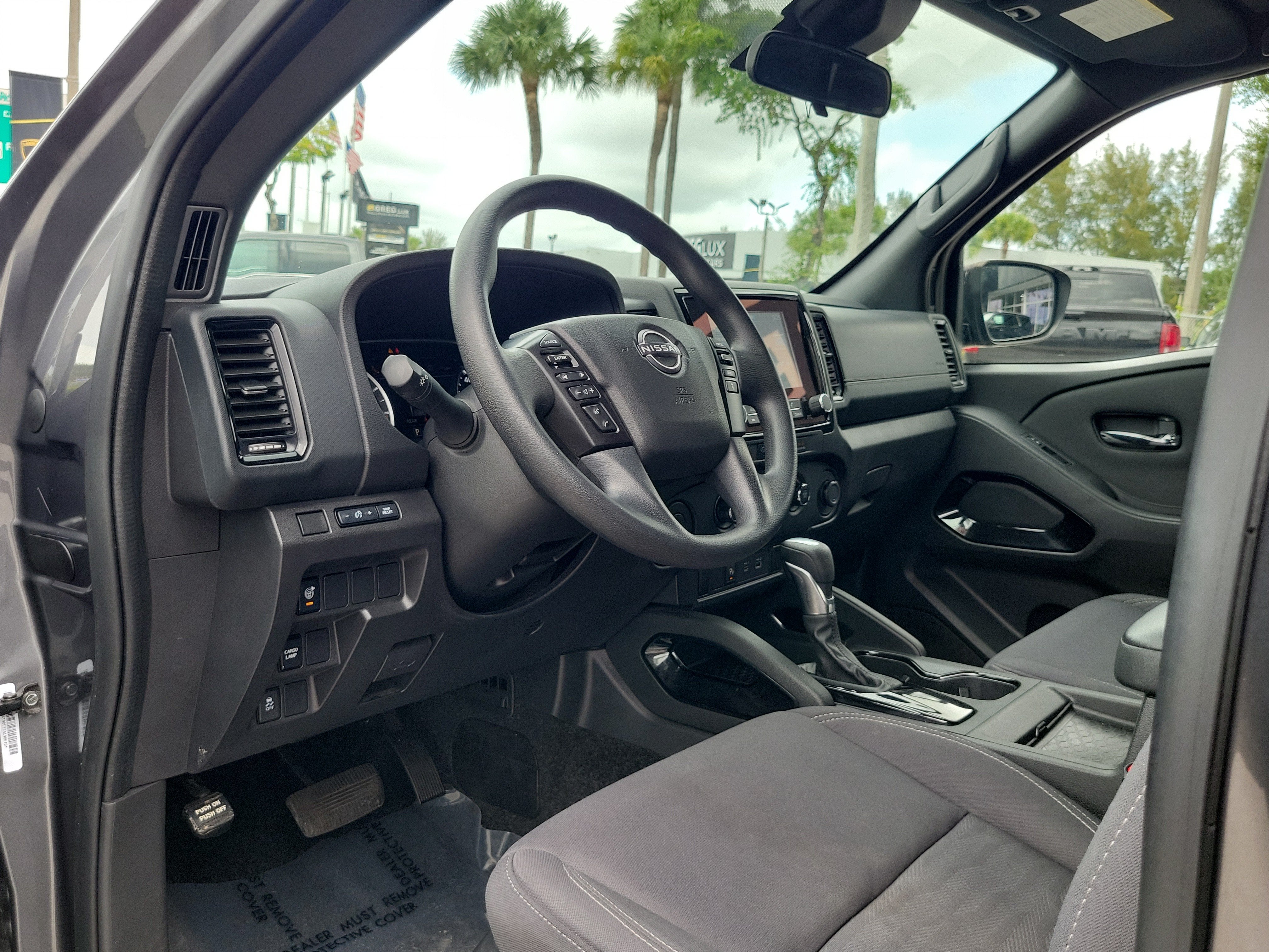 2023 Nissan Frontier SV