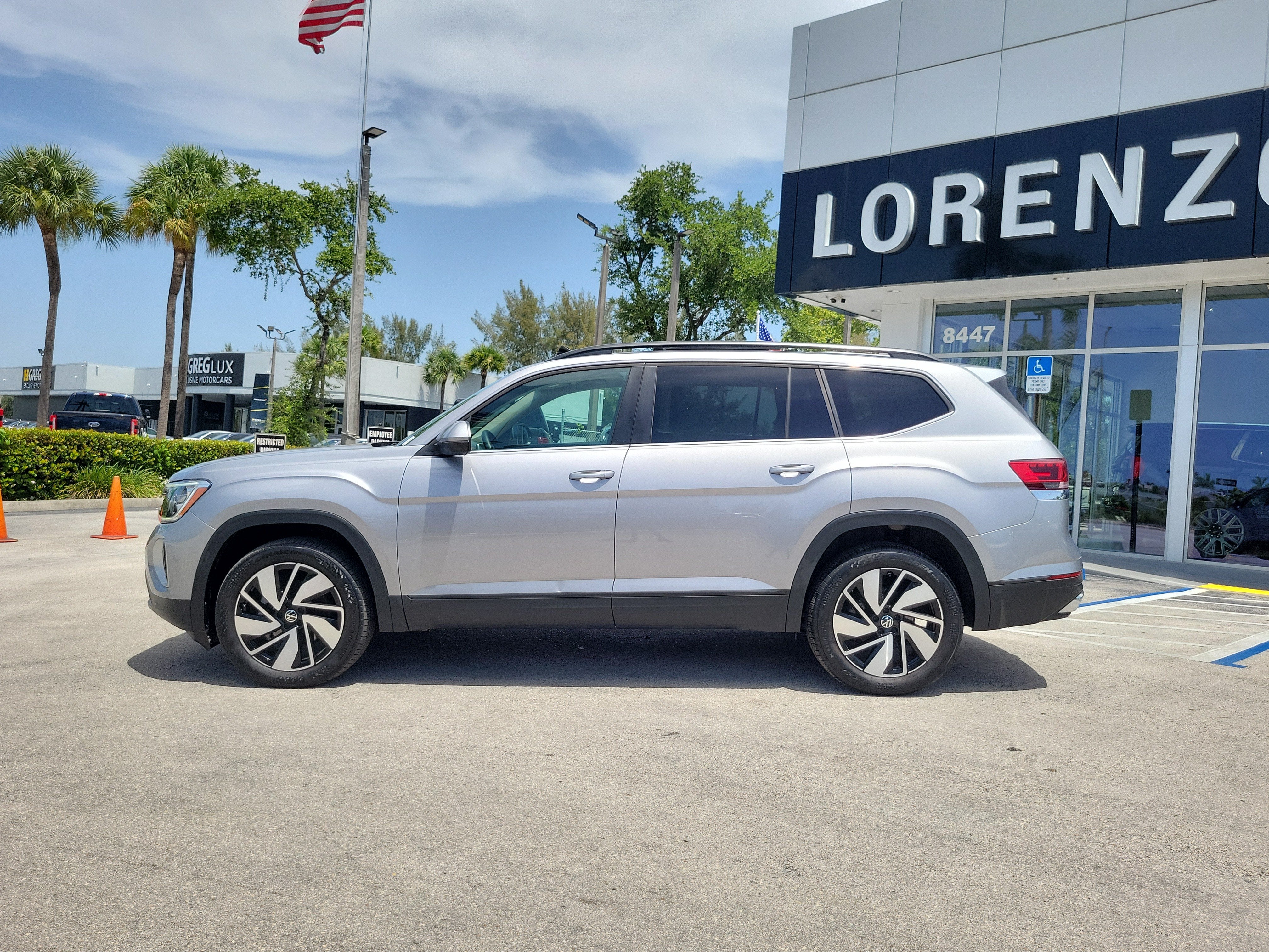 2024 Volkswagen Atlas 2.0T SE w/Technology