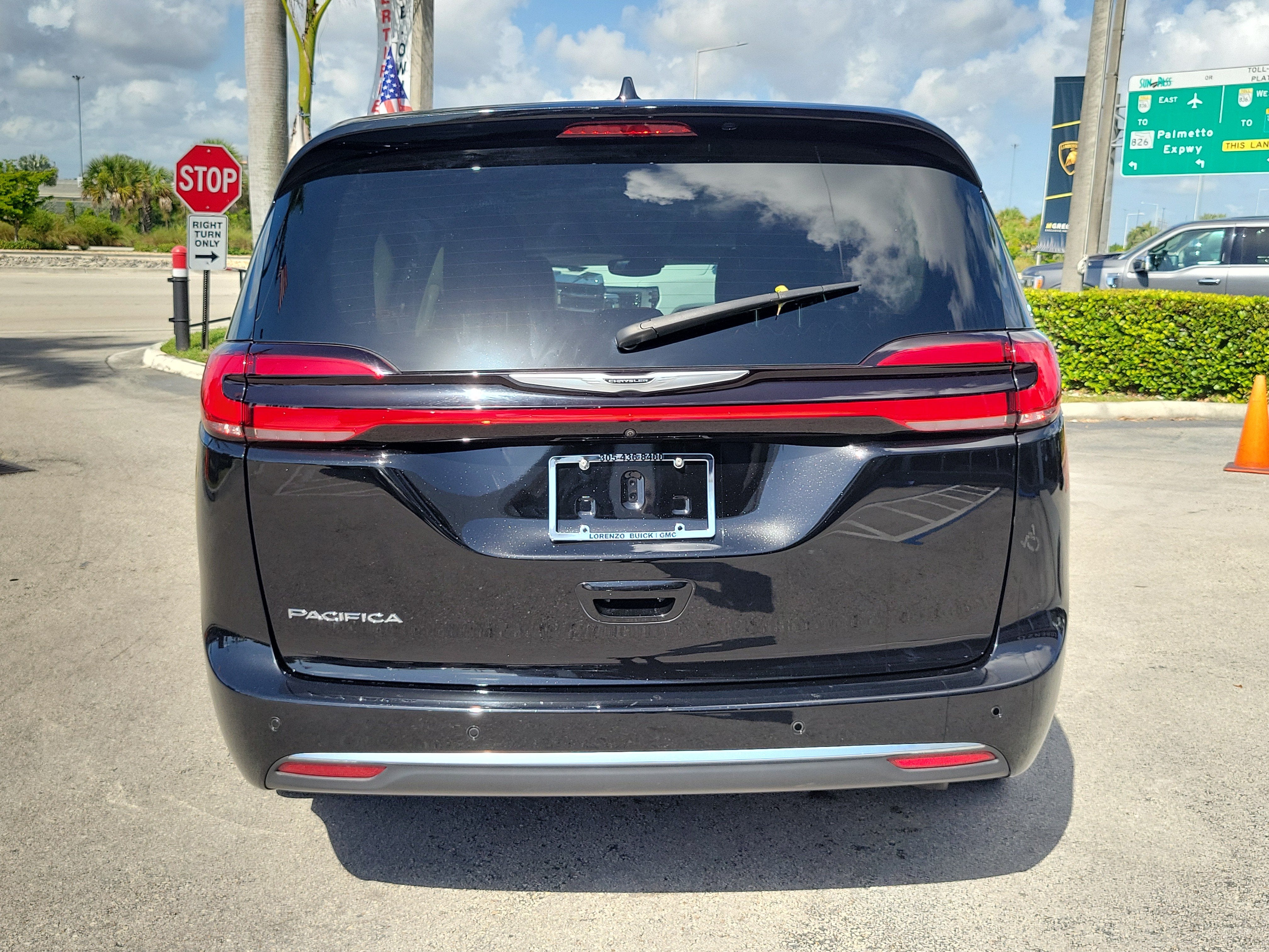2024 Chrysler Pacifica Touring L