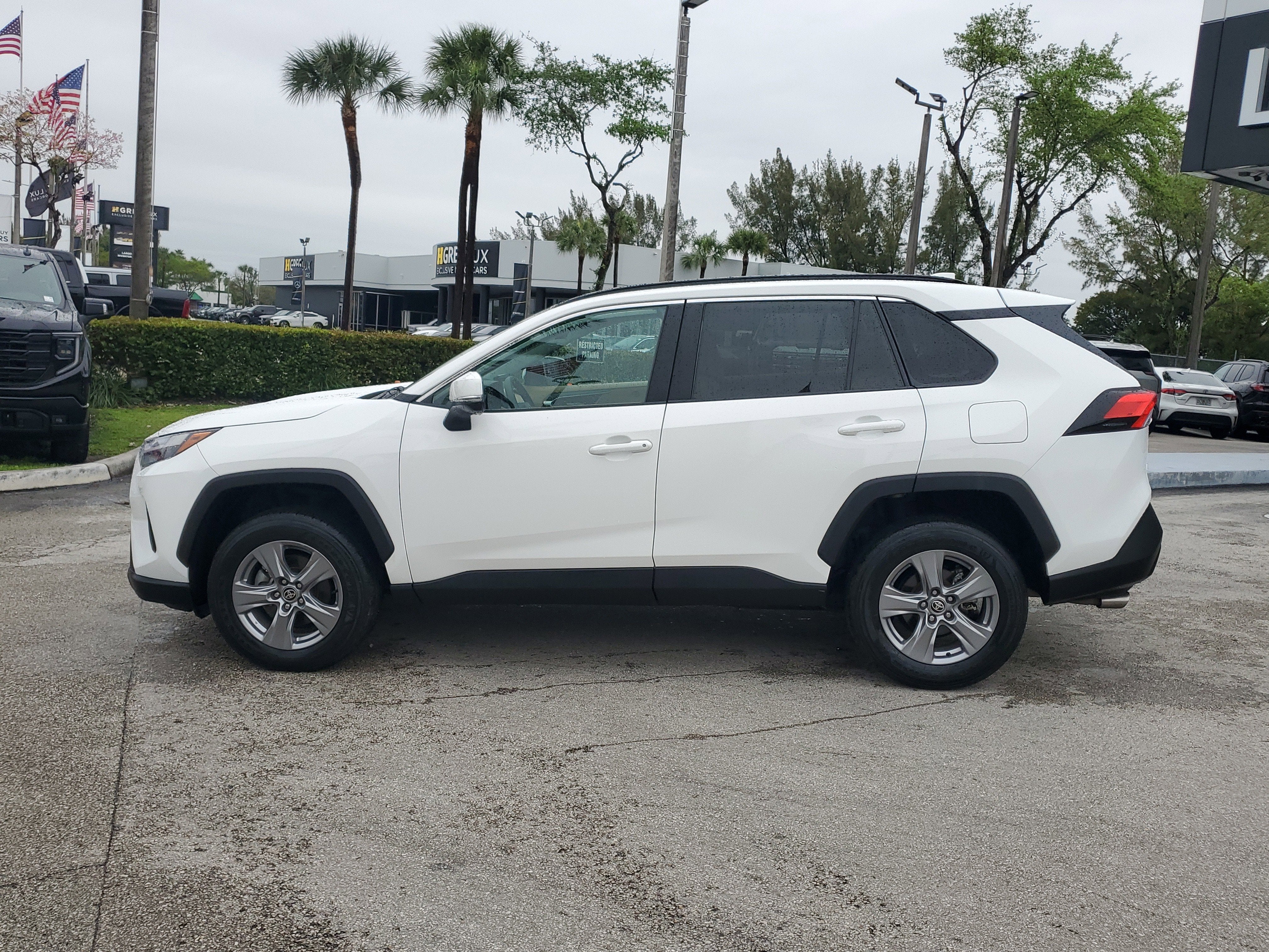 2022 Toyota RAV4 XLE