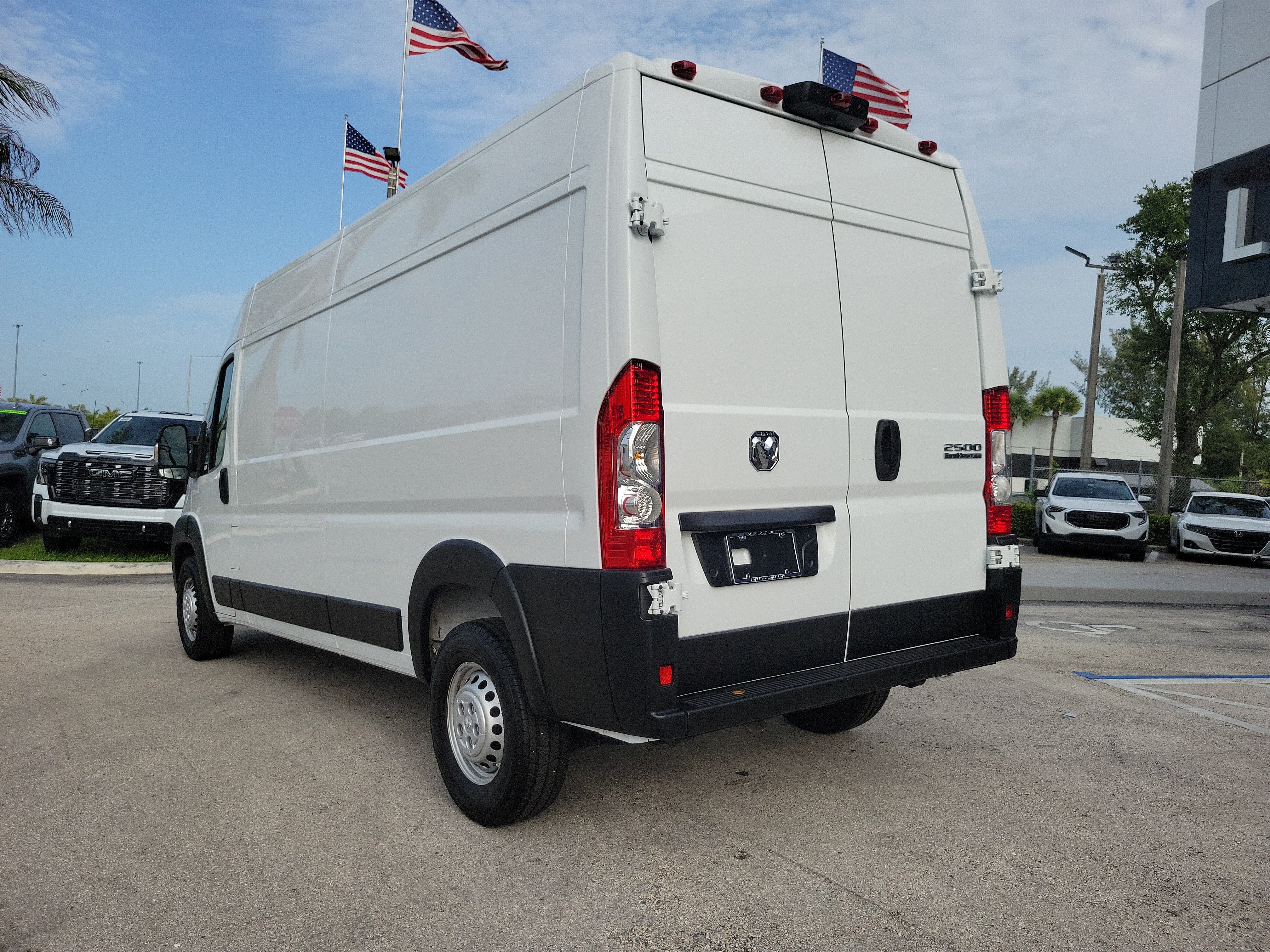 2026 RAM ProMaster Cargo Van Tradesman