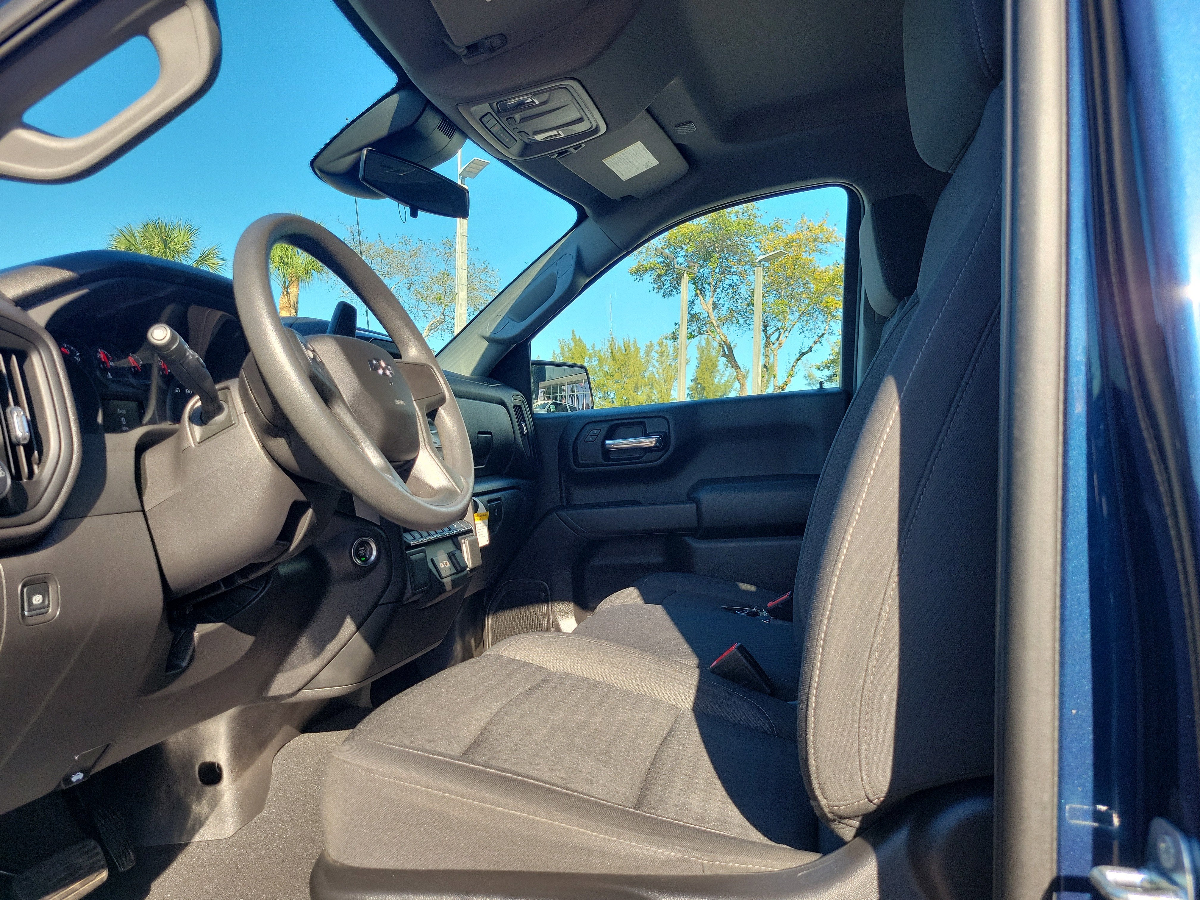 2023 Chevrolet Silverado 1500 Custom Trail Boss