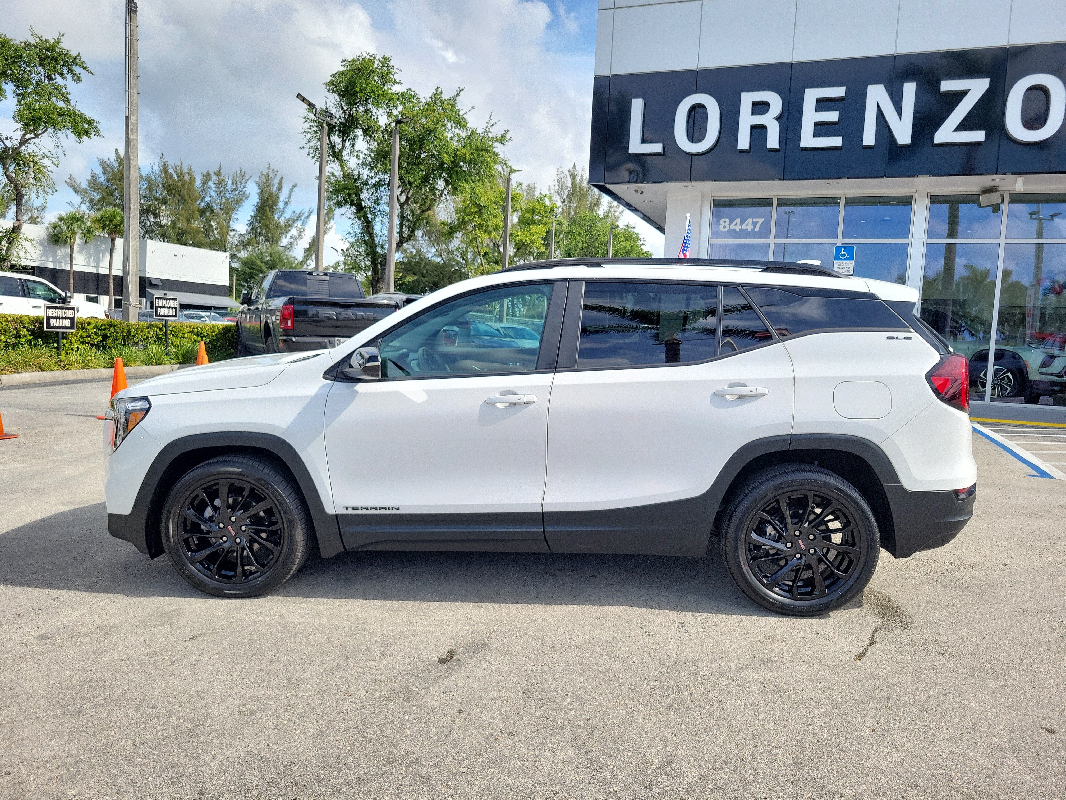 2023 GMC Terrain SLE