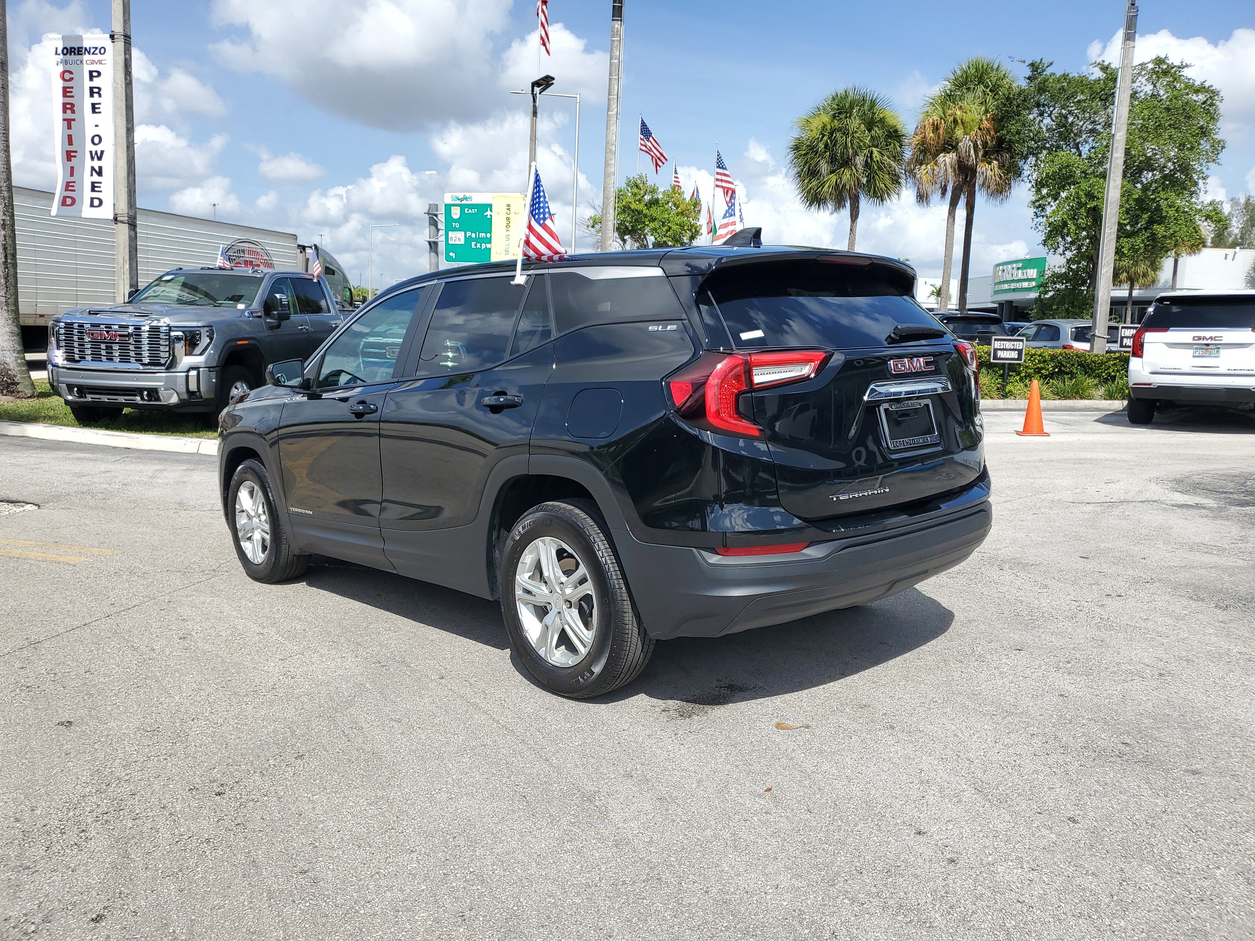 2023 GMC Terrain SLE