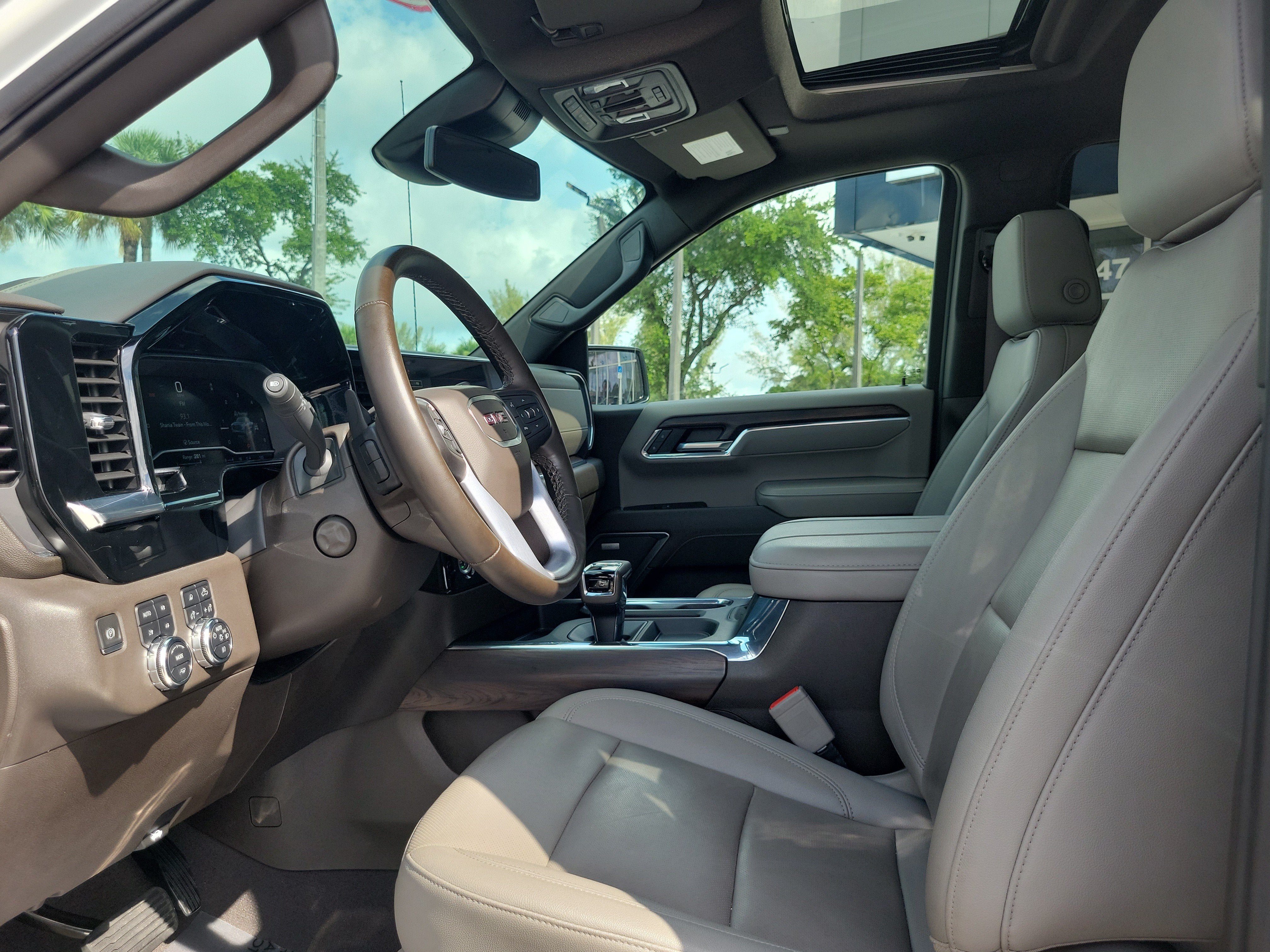 2023 GMC Sierra 1500 SLT