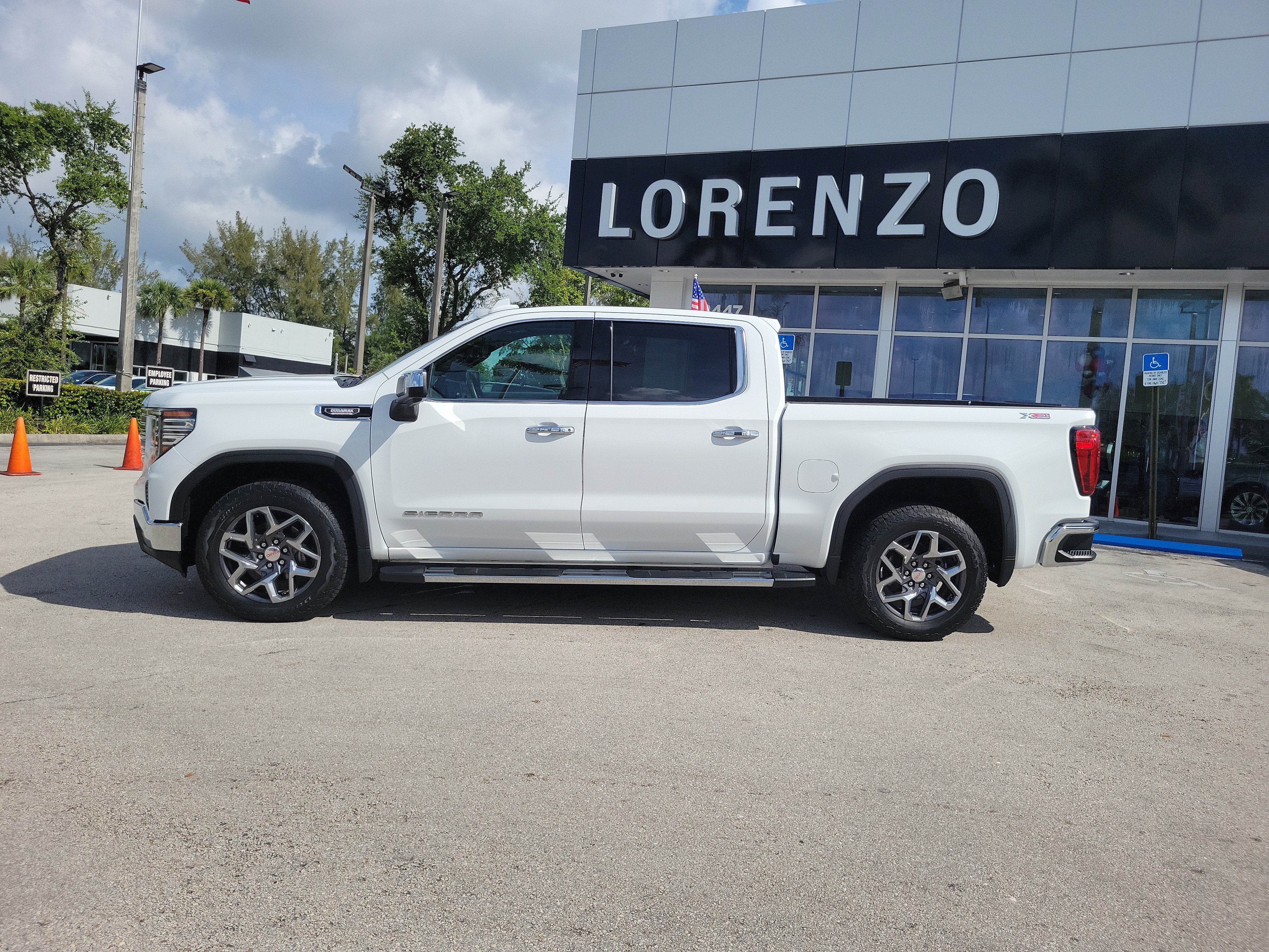 2023 GMC Sierra 1500 SLT
