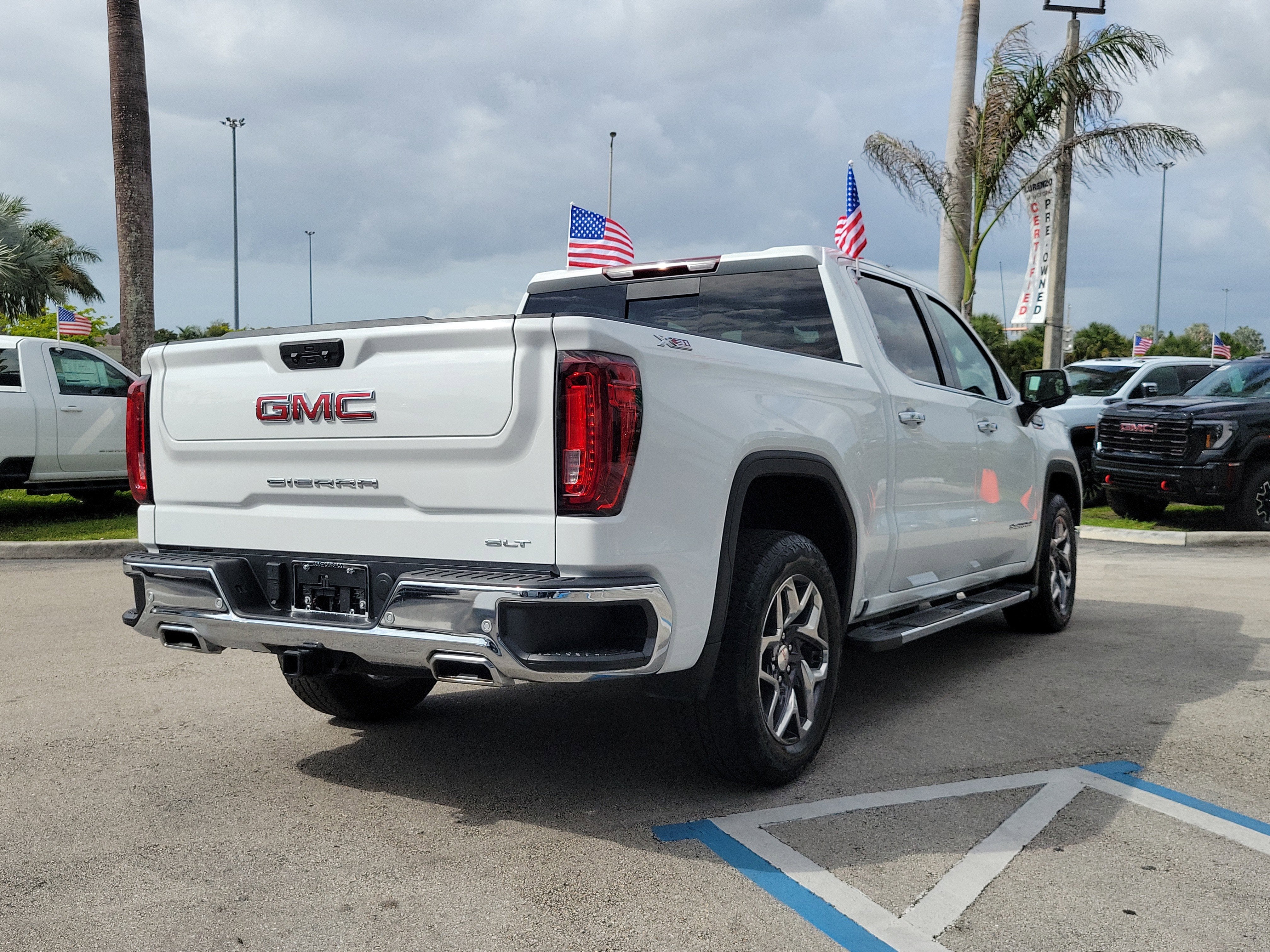2024 GMC Sierra 1500 SLT