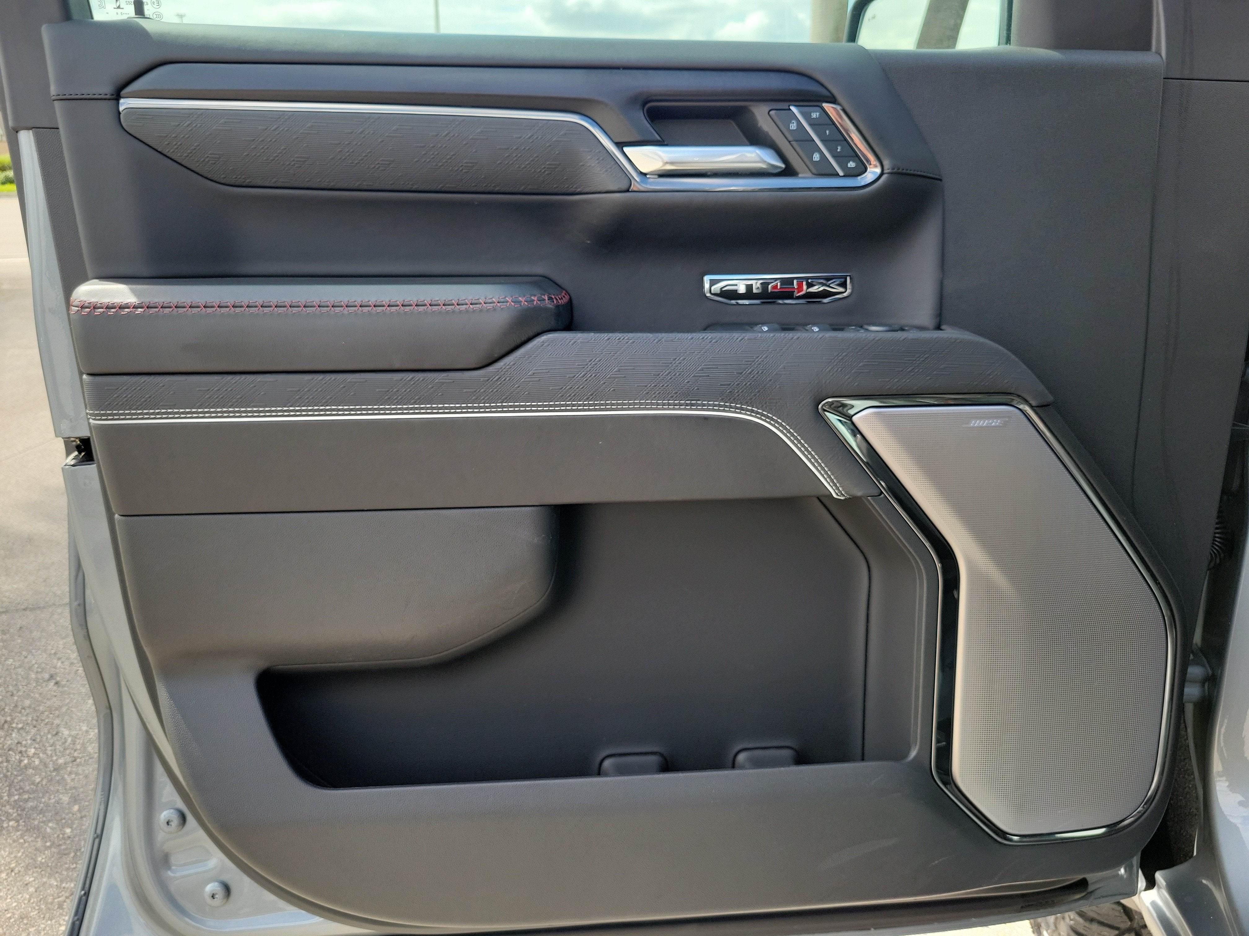 2024 GMC Sierra 1500 AT4X