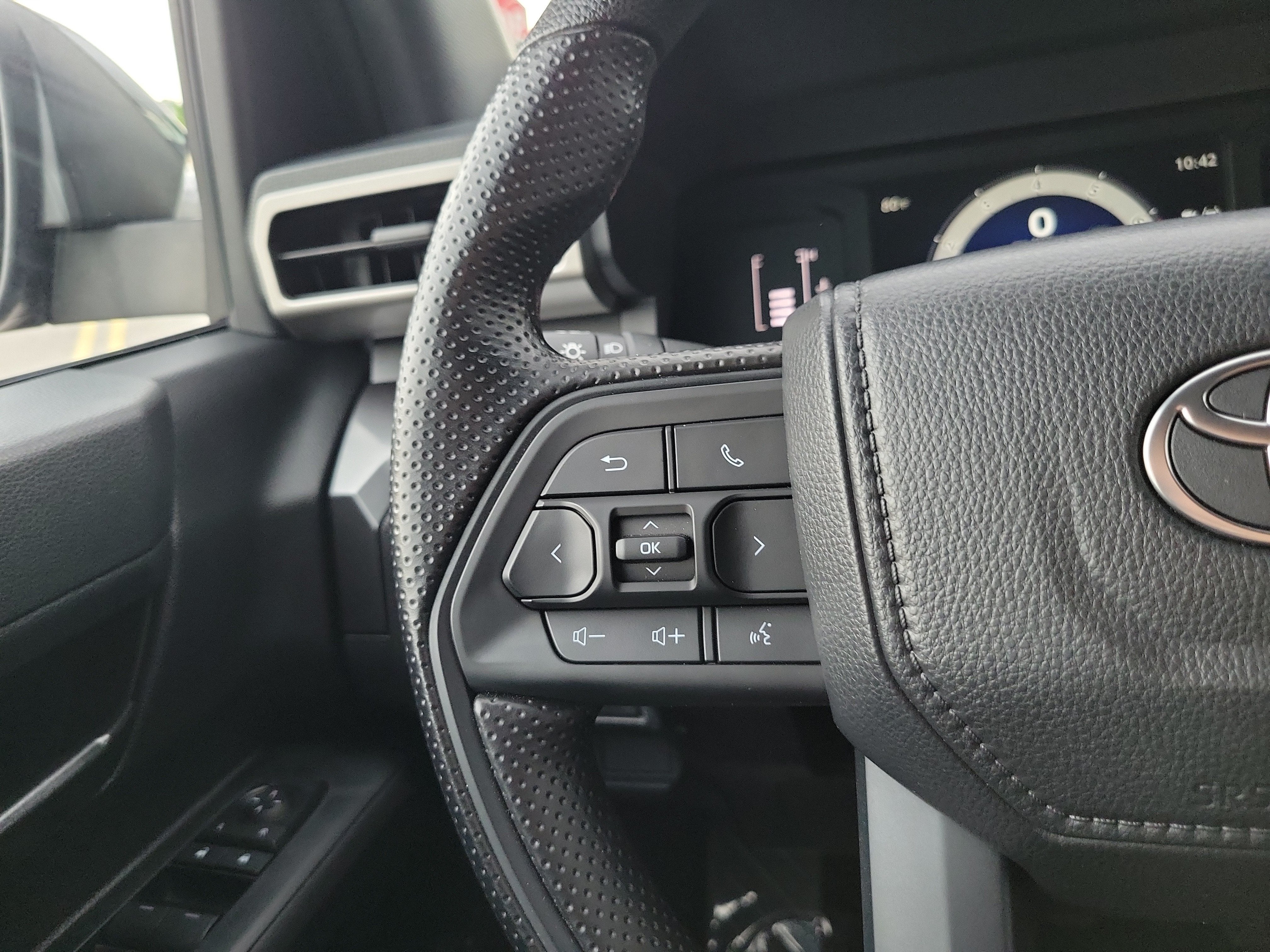 2025 Toyota Tacoma 4WD SR