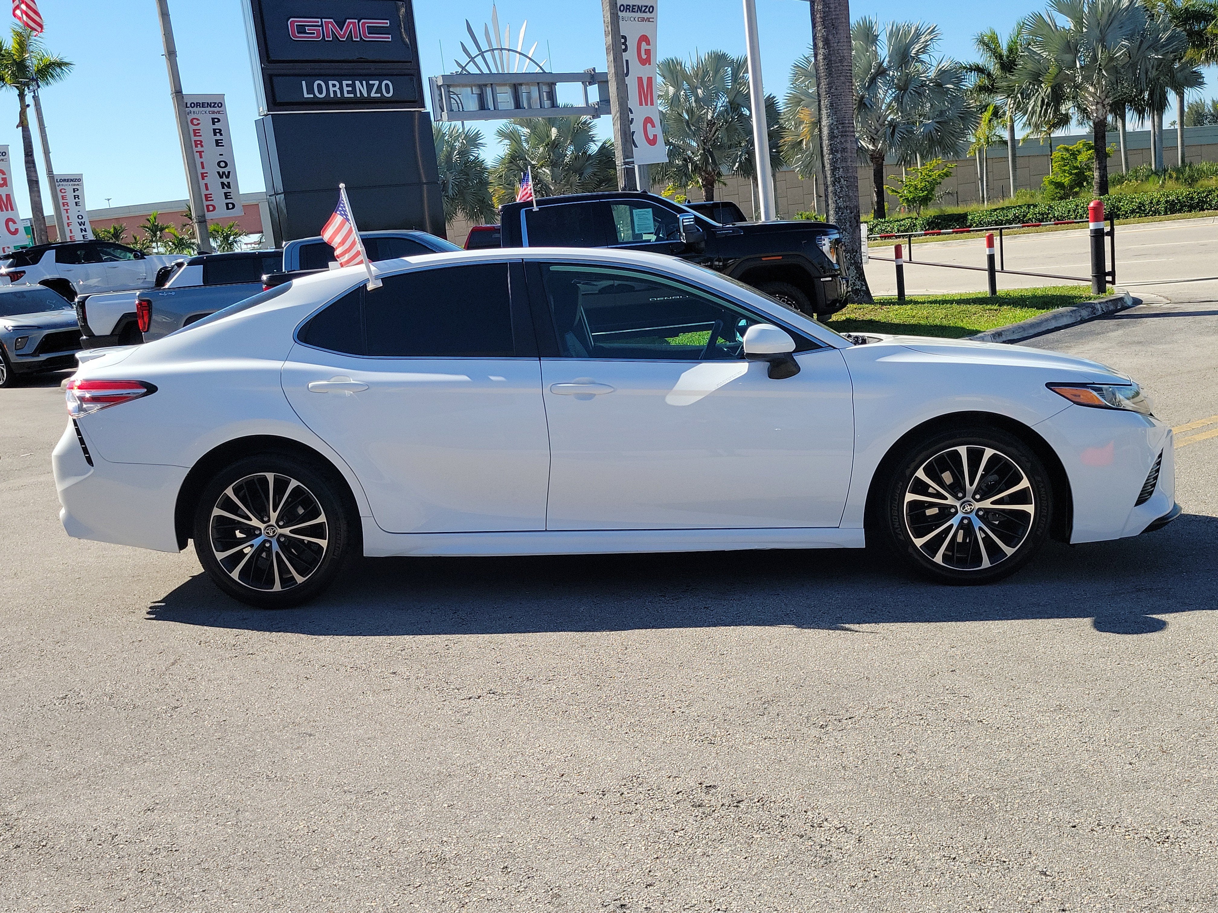 2020 Toyota Camry SE